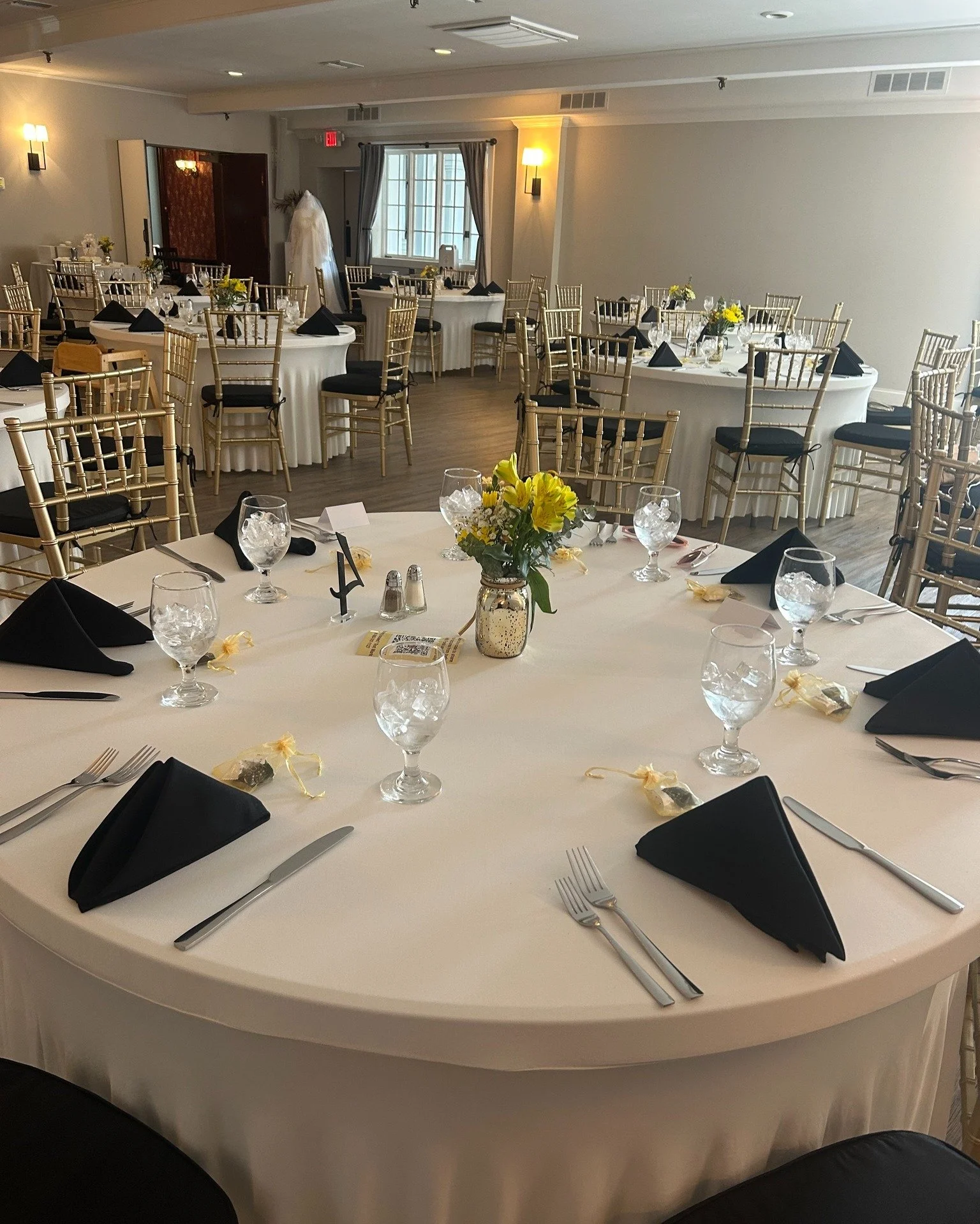 while our most popular events are baby showers, anniversaries are one of our favorite things to celebrate. cheers to fifty years gaby &amp; frank! thank you for sharing your celebration with us! 🥳💓👏🏼🥂
.
.
.
#delandhouse #interiordesign #eventspa