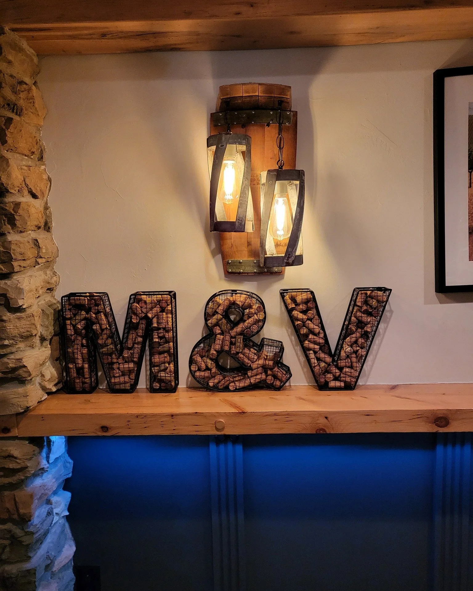 we are loving the new main &amp; vine decor! it's perfect for fall! 🍷🥃🍁🥖🧀
.
.
.
#mainandvine #rochester #thisisroc #fairportny #outdoorspace #flowercity #cheers #winebar #girlsnight #foodie #restaurant #wineenthusiast #smallbusiness #womenowned 