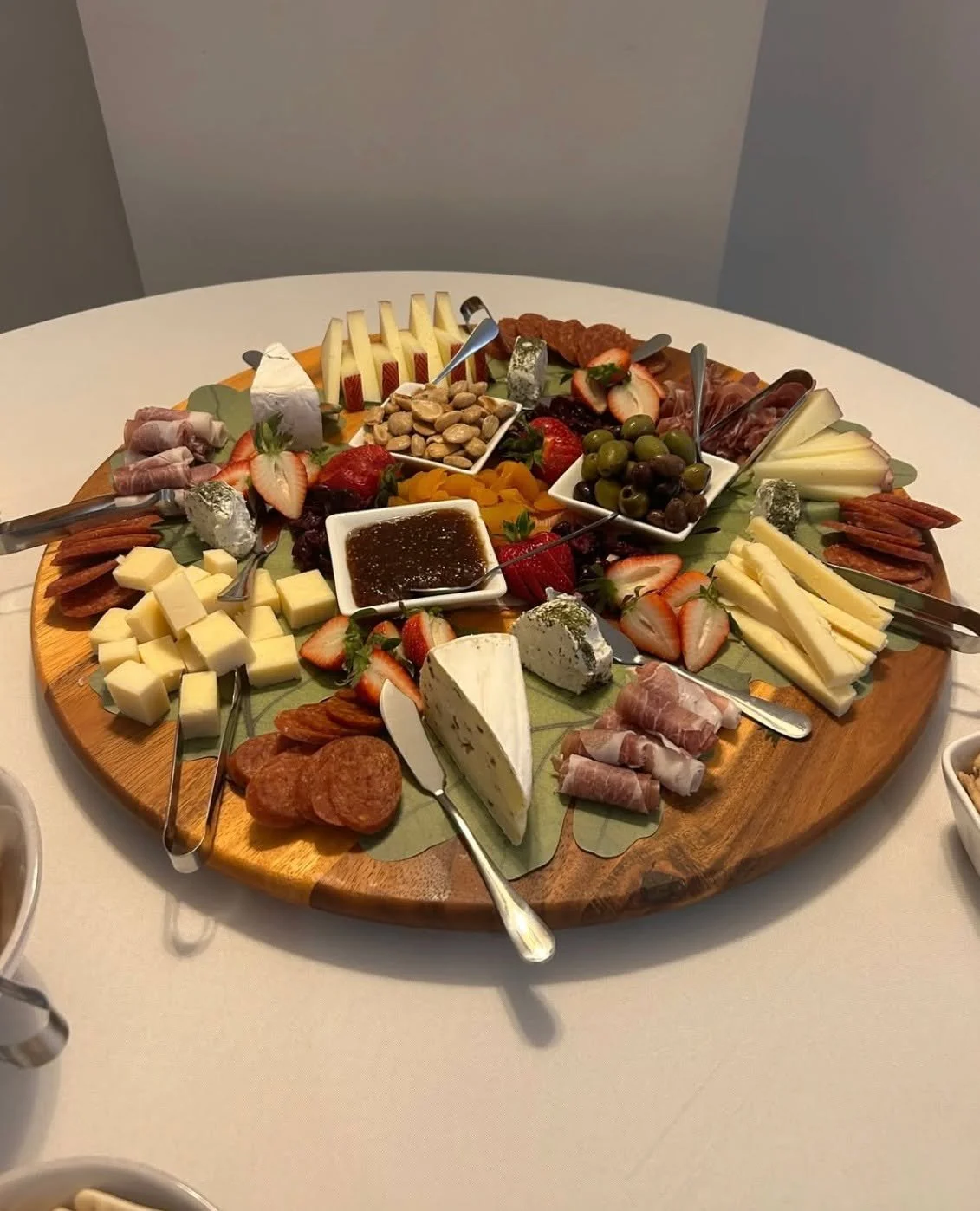 Did you know that today is national cheese lover's day? 🤩🧀

We love charcuterie at The DeLand House on Main!
.
.
.
#delandhouse #interiordesign #eventspace #wedding #upstateny #fairportny #rochester #thisisroc #flowercity #nyweddingvenue #theknot #