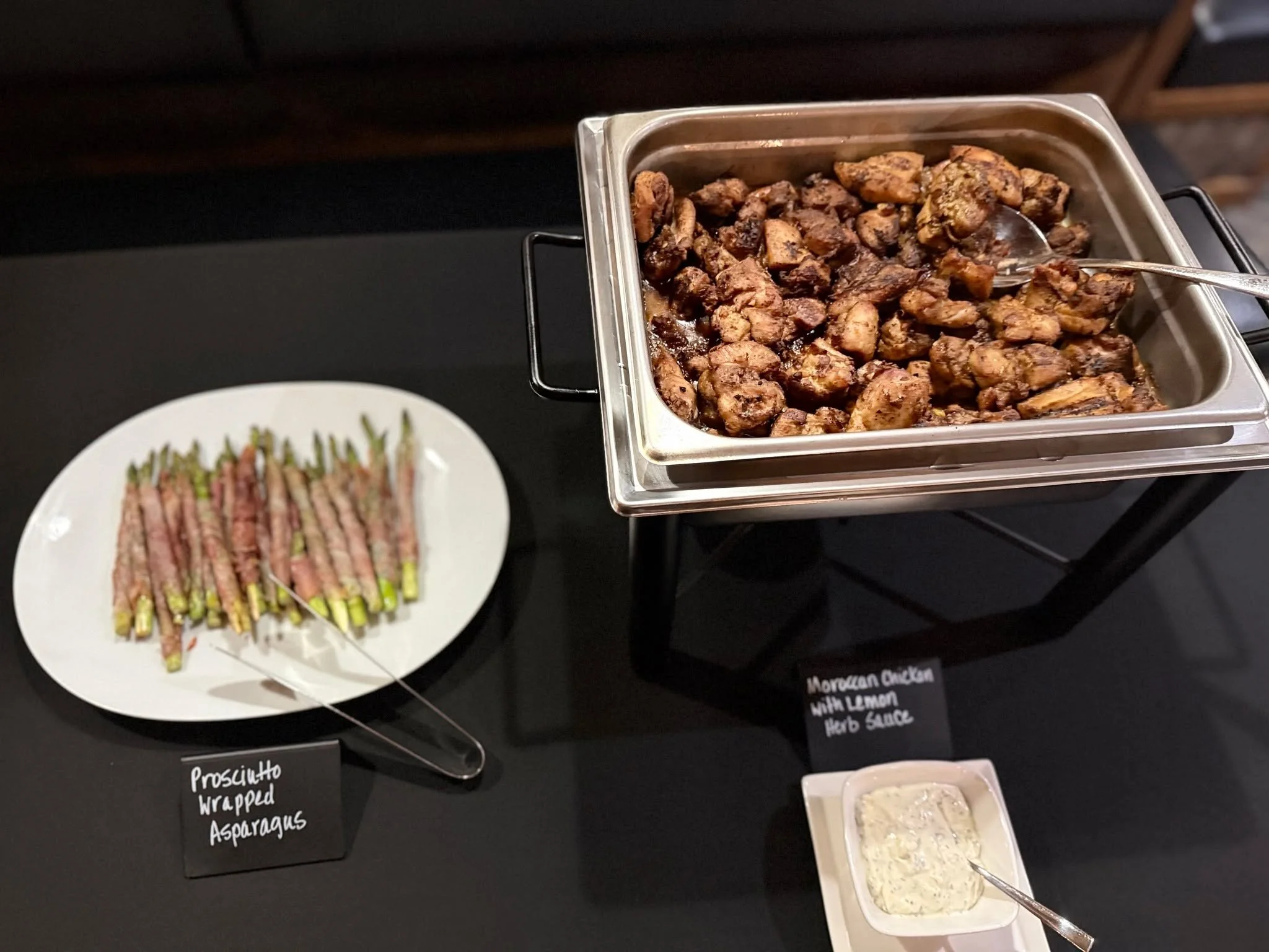 Who doesn't love to eat food at events?! We love changing our event menus to include new items quite often - and it's always delicious! 😋🍕
.
.
.
#delandhouse #interiordesign #eventspace #wedding #upstateny #fairportny #rochester #thisisroc #flowerc