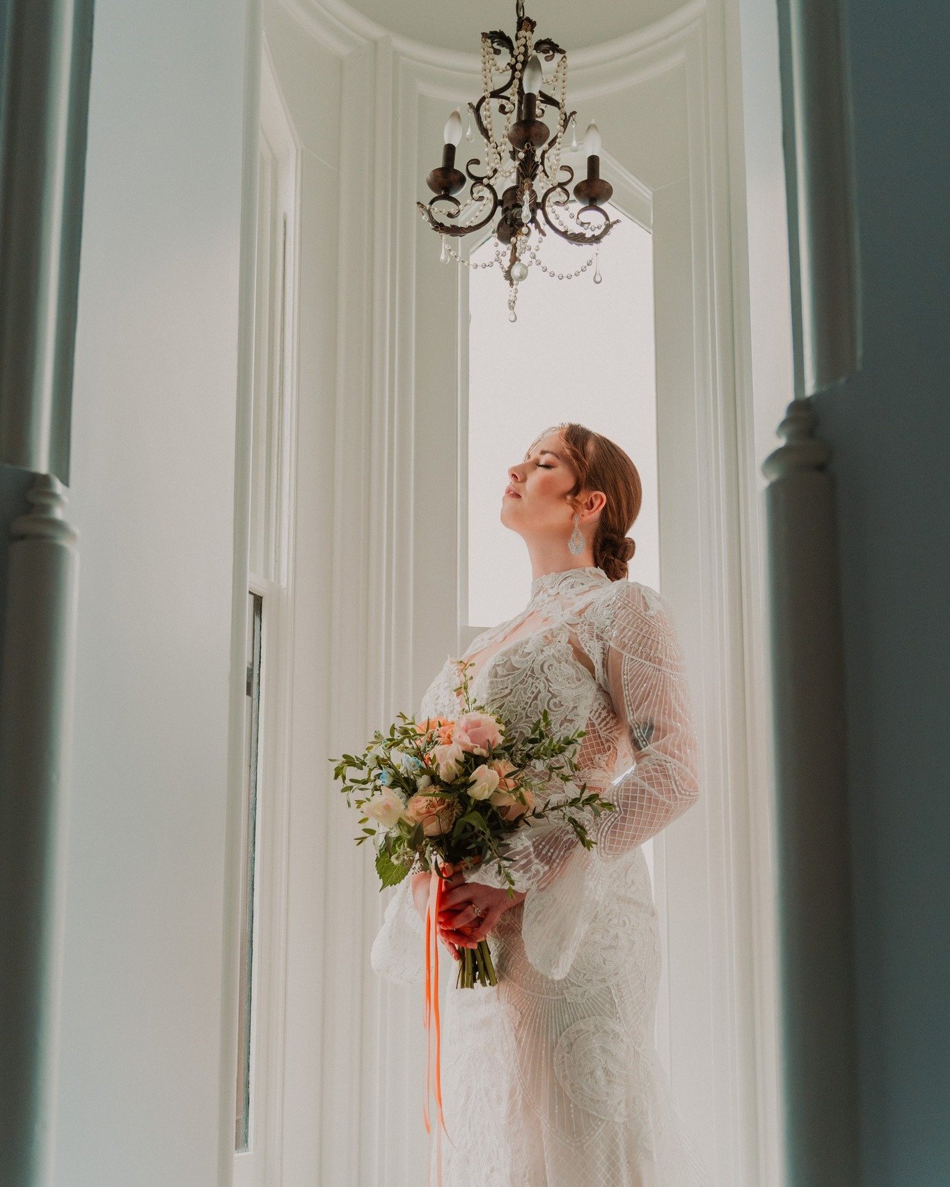Dreamy ☁️✨

Photographer: @galleryguthrie  @galleryguthrieweddings 
Dresses:@underthearborbridal 
Suits: @ajcustomsuits 
Florals: @cjoharadesigns 
.
.
.
#delandhouse #interiordesign #eventspace #wedding #upstateny #fairportny #rochester #thisisroc #f