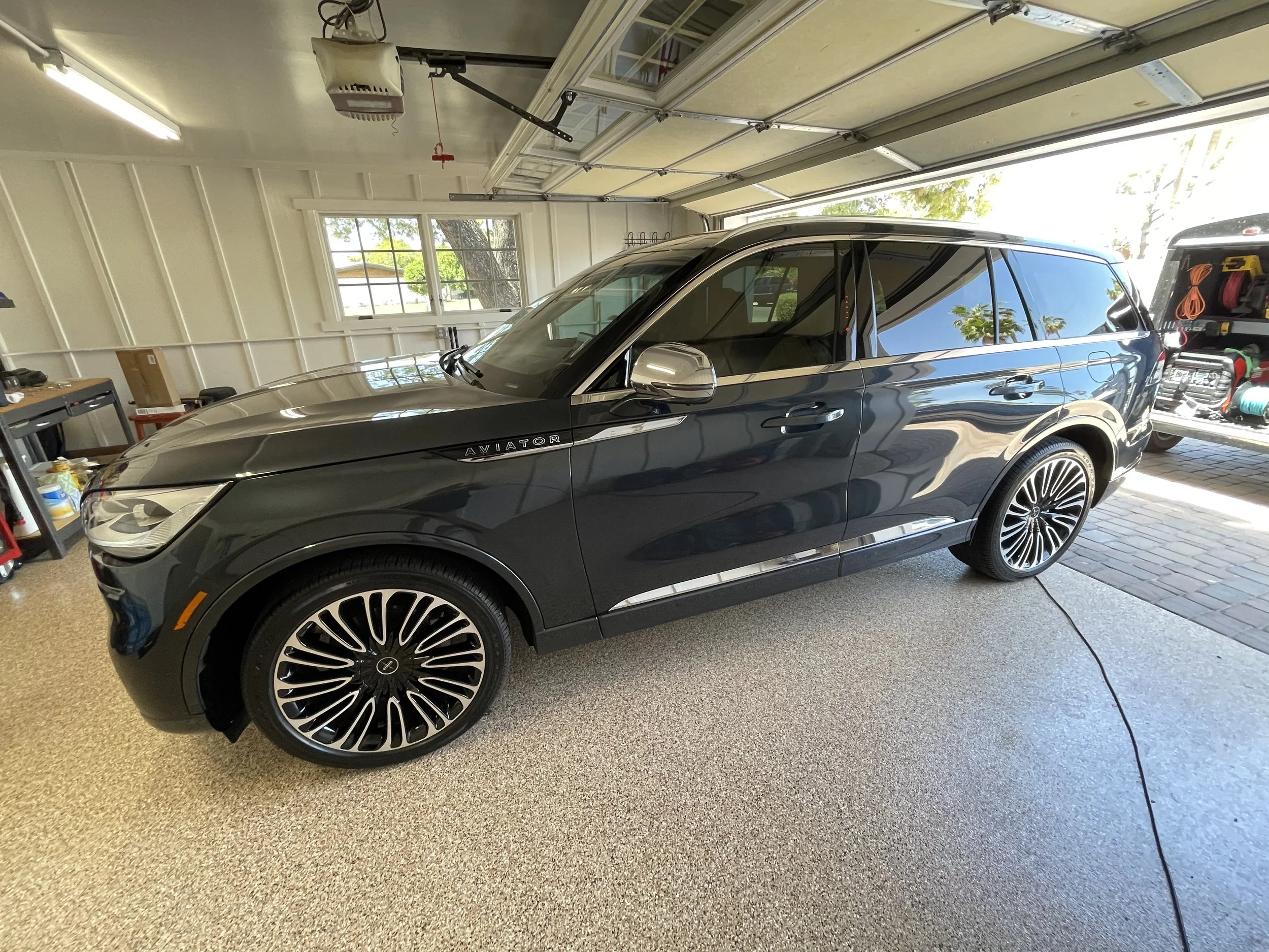 Lincoln suv shining with reflection after a maintenance detail in Litchfield Park, AZ
