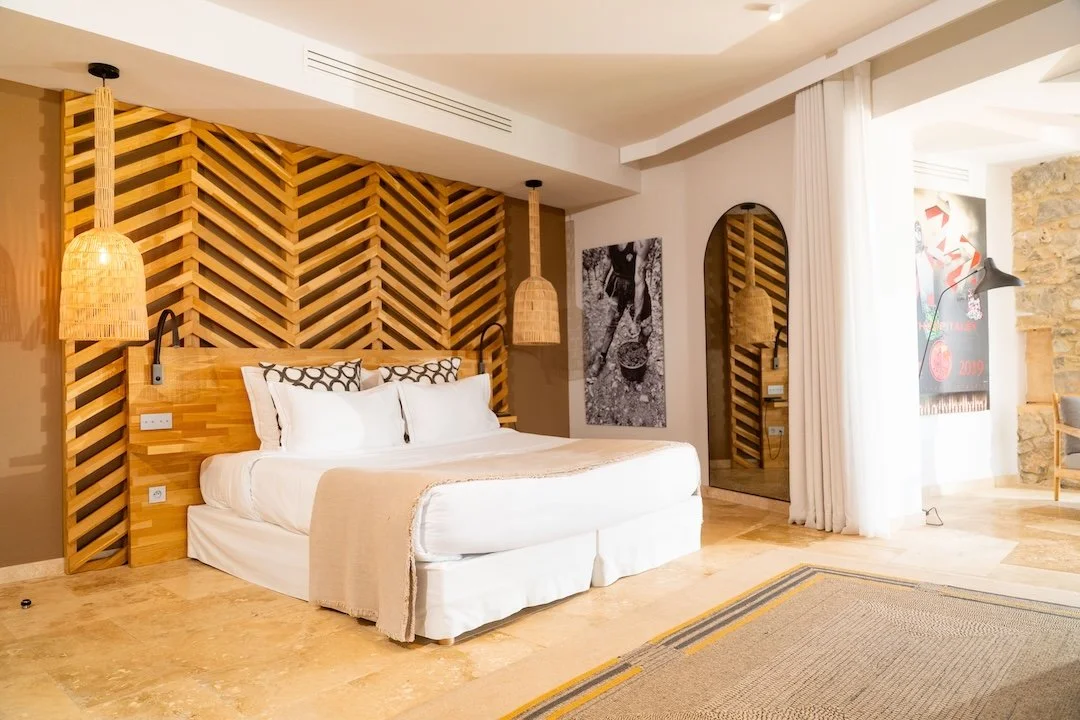 (c)MCHJLOUIS218 2.jpg