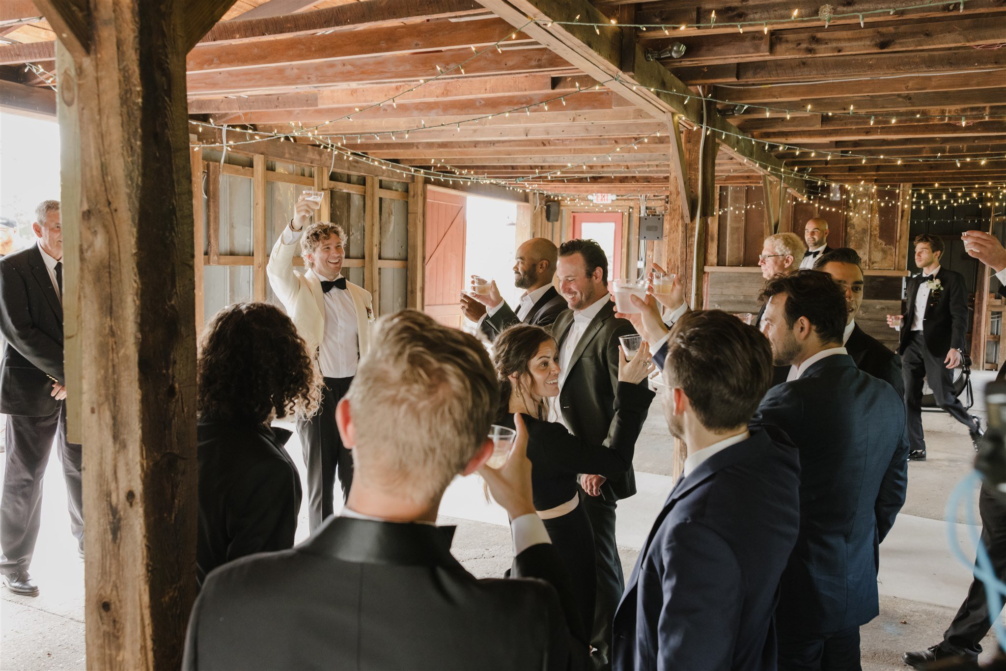 🥂 A few favorite candids from last season&rsquo;s Tisch in the Starlight Barn&mdash;a Jewish tradition where the groom gathers with his crew for toasts, advice, and (of course) a drink or two before &quot;I do.&quot;

📸 @cassiecastellaw