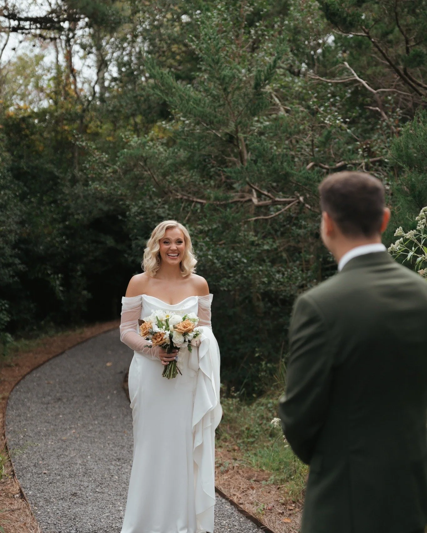 ❤️ Morgan and Nicholas chose the walking path for their first look, and honestly, it doesn&rsquo;t get better than this. Grateful to @livmedia3 for catching their reactions the moment it all hit them.

📸 Photographer | @livmedia3 
💐 Florist | @wild