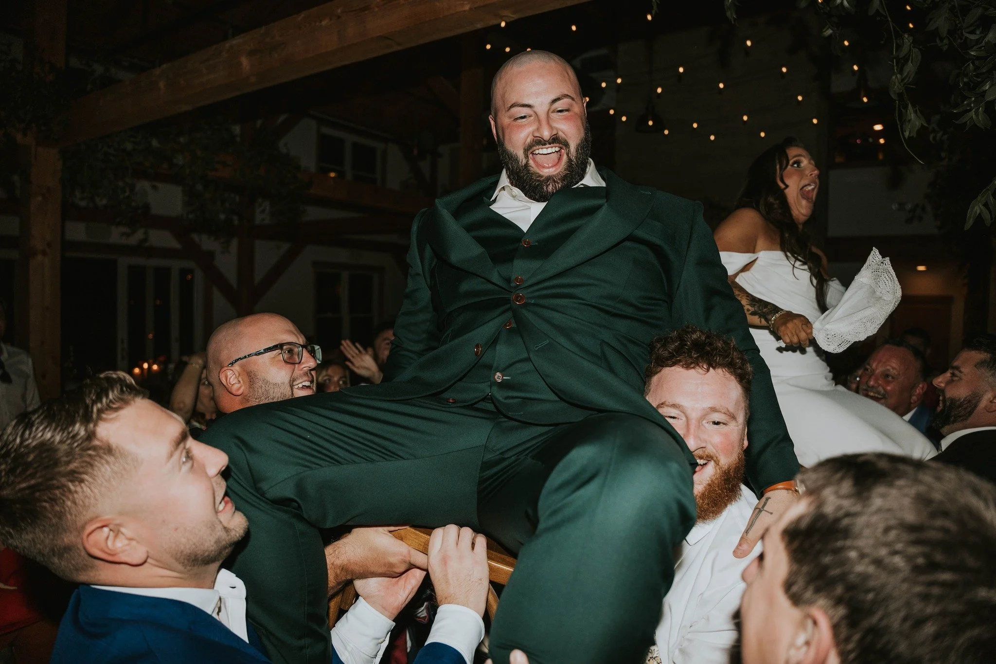 🪑 These might be the best Hora photos we&rsquo;ve ever seen. And yes, they somehow keep getting better as you scroll.

📸 Photographer | @nataliafries 
🎤 Entertainment | @poshdjs 
👰🏻&zwj;♀️ Bride | @corwhit 
🤵🏻 Groom | @dylan_moschetti_16