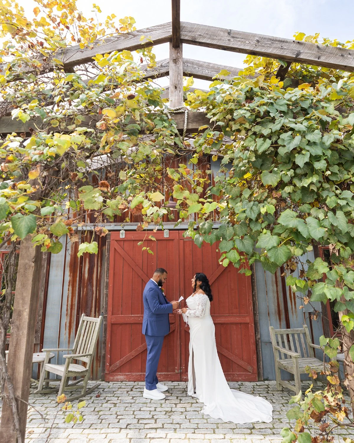 ❤️ No two first looks are ever the same! We've seen tears, laughter, bridal parties cheering from the sidelines, and of course, a pup or two. Swipe through a year of first looks, all captured by @anncoenstudio. 

📸 Photographers | @anncoenstudio @ry