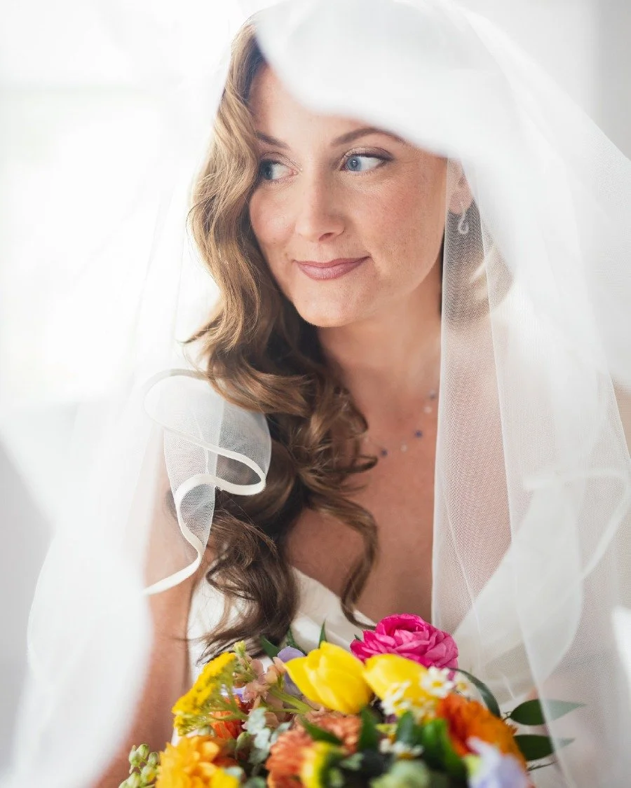 🌷 This might&rsquo;ve been a summer wedding, but we&rsquo;re getting full spring vibes from these colors!

📸 Photographer | @anncoenstudio @anncoenphotography 
💐 Florist | @wildflowerfarmflorals 
💄 Hair/Makeup | @taffetaweddings 
📹 Videographer 