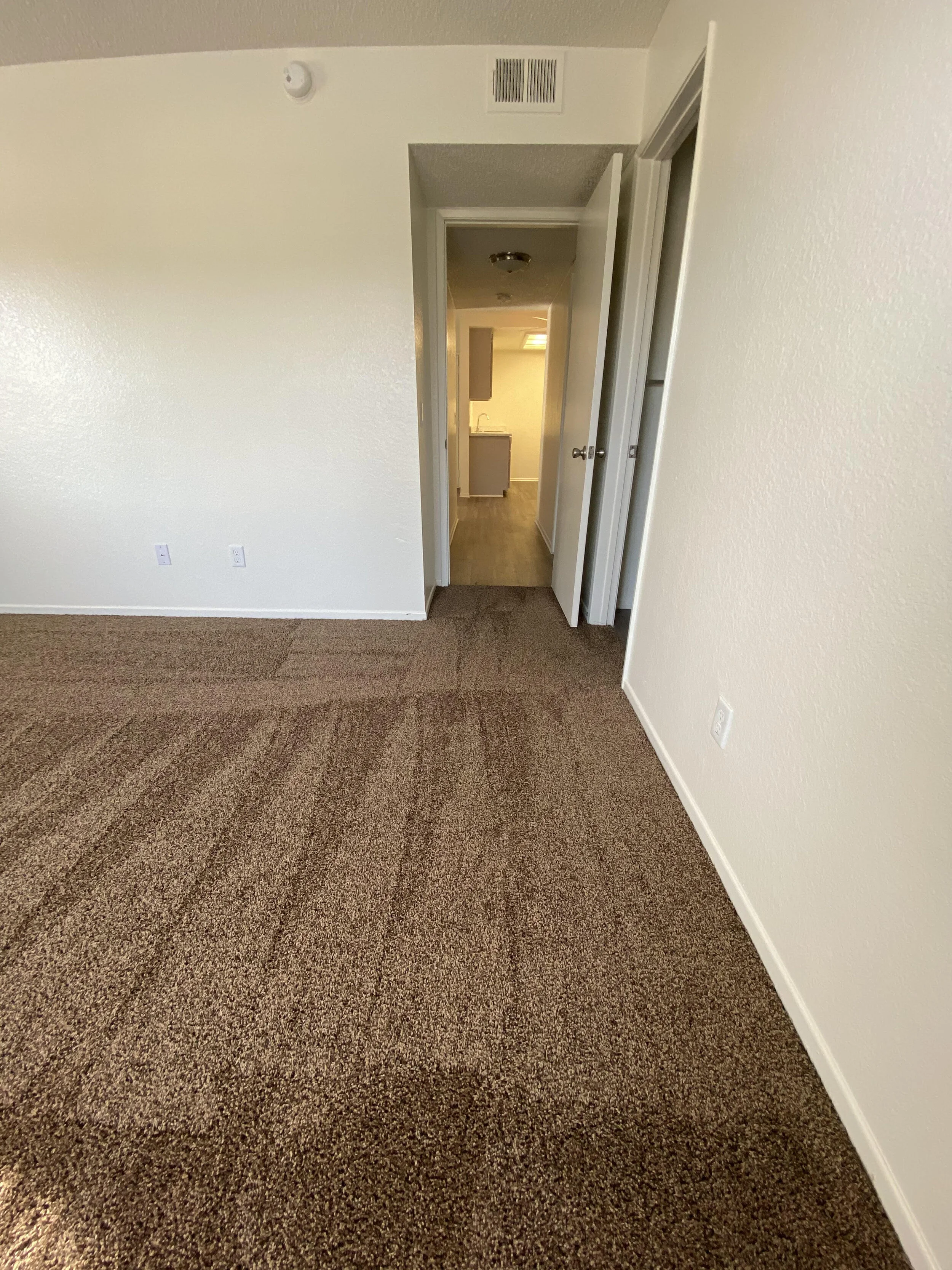 Lakeridge Apartments