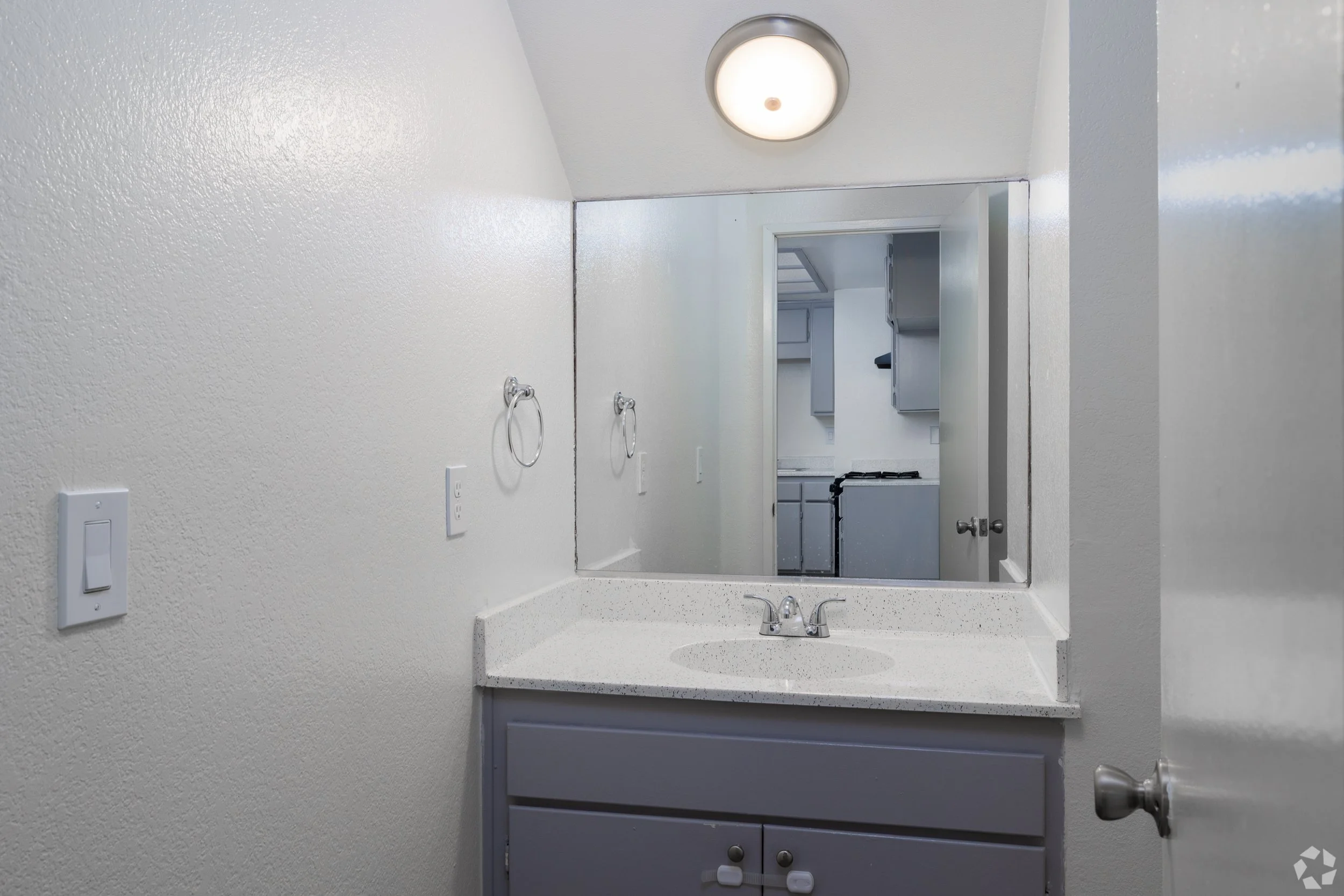 Lakeridge-Apartments (9).jpg