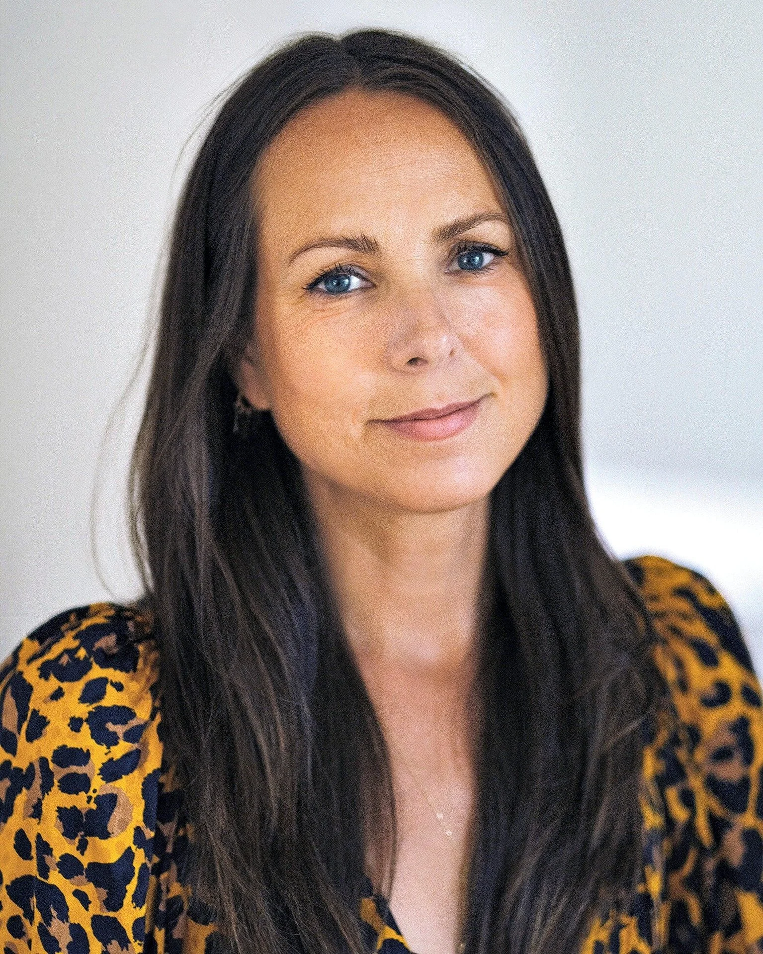 Kön, makt och vardag: insikter från ett intersektionellt perspektiv
Hur formar smart teknik vår vardag? Och vilka normer ligger bakom våra upplevelser av kontroll i hemmet? Den 25 november kl. 12.10 bjuder Karin Ehrnberger fr&