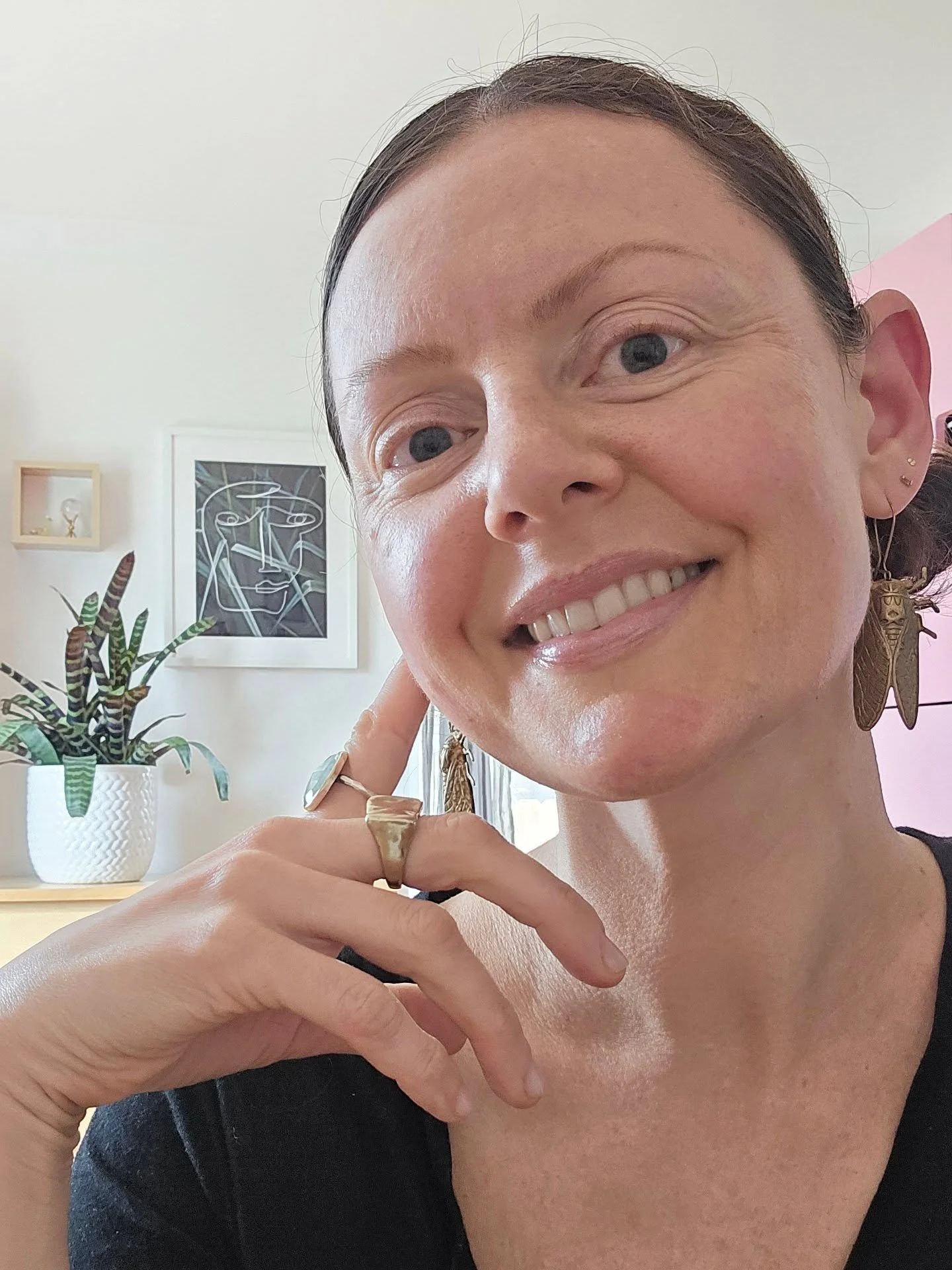 On my mind 🧠✨️

✷ Bubbling energy and ideas from the Poolside Mastermind with @amandariffee_coaching and @bizcoachsasha two weeks ago! 

✷ Product ideas...in a few different markets. 💌

✷ Helping my love make space for the new and fresh things comi
