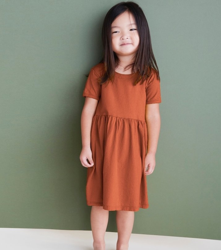 DRESS-Rust-red-brown-MÄUS_SHOP_Organic-cotton-california-made-girls-basic-jersey-short-sleeve-top_cheap-affordable_toddler_baby_sustainable-NATURAL-top-online-shop-1.jpg