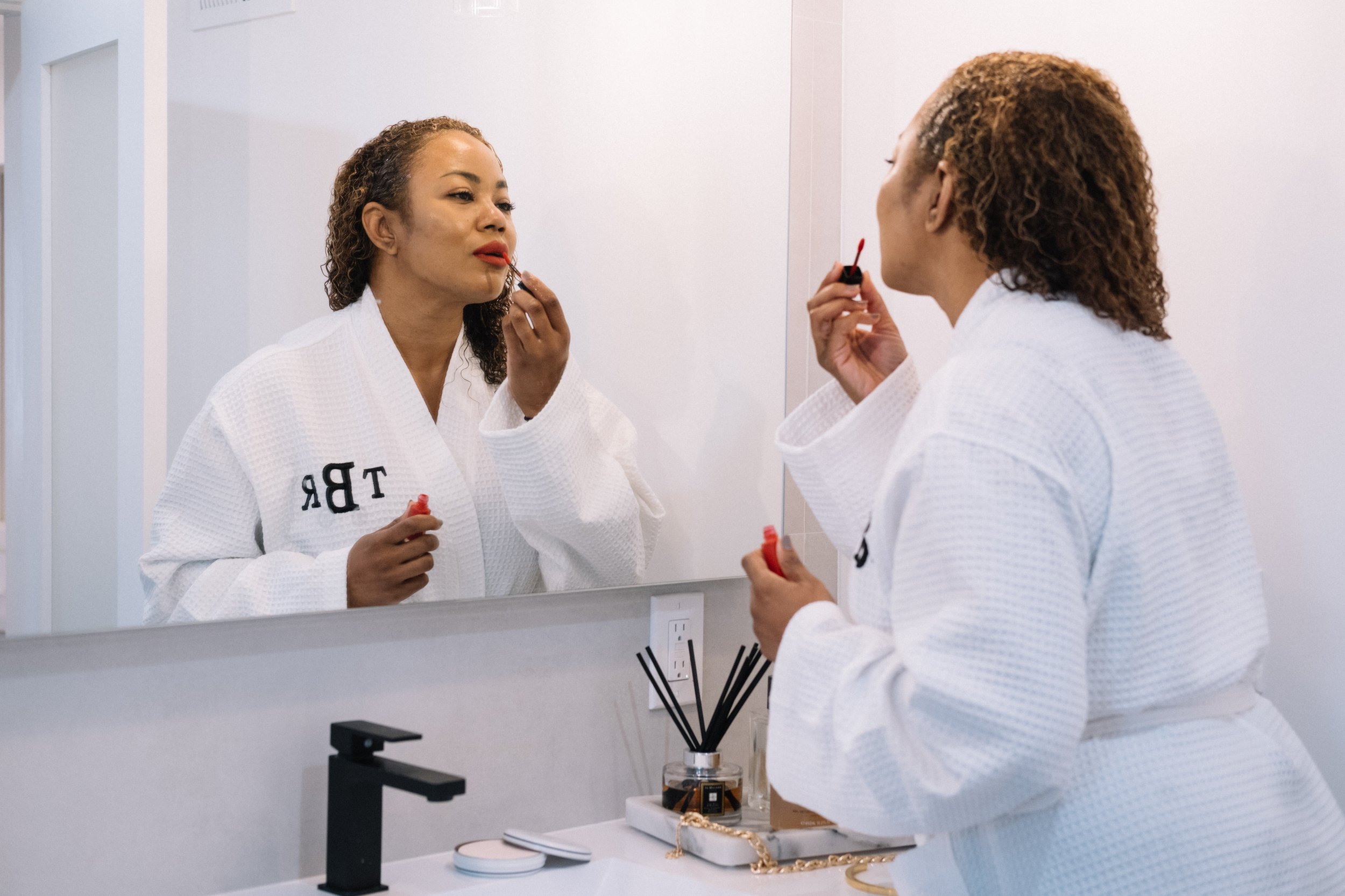 How CHANEL Makeup Artist Tasha Reiko Brown Does Holiday Beauty — EXCLUSIVE