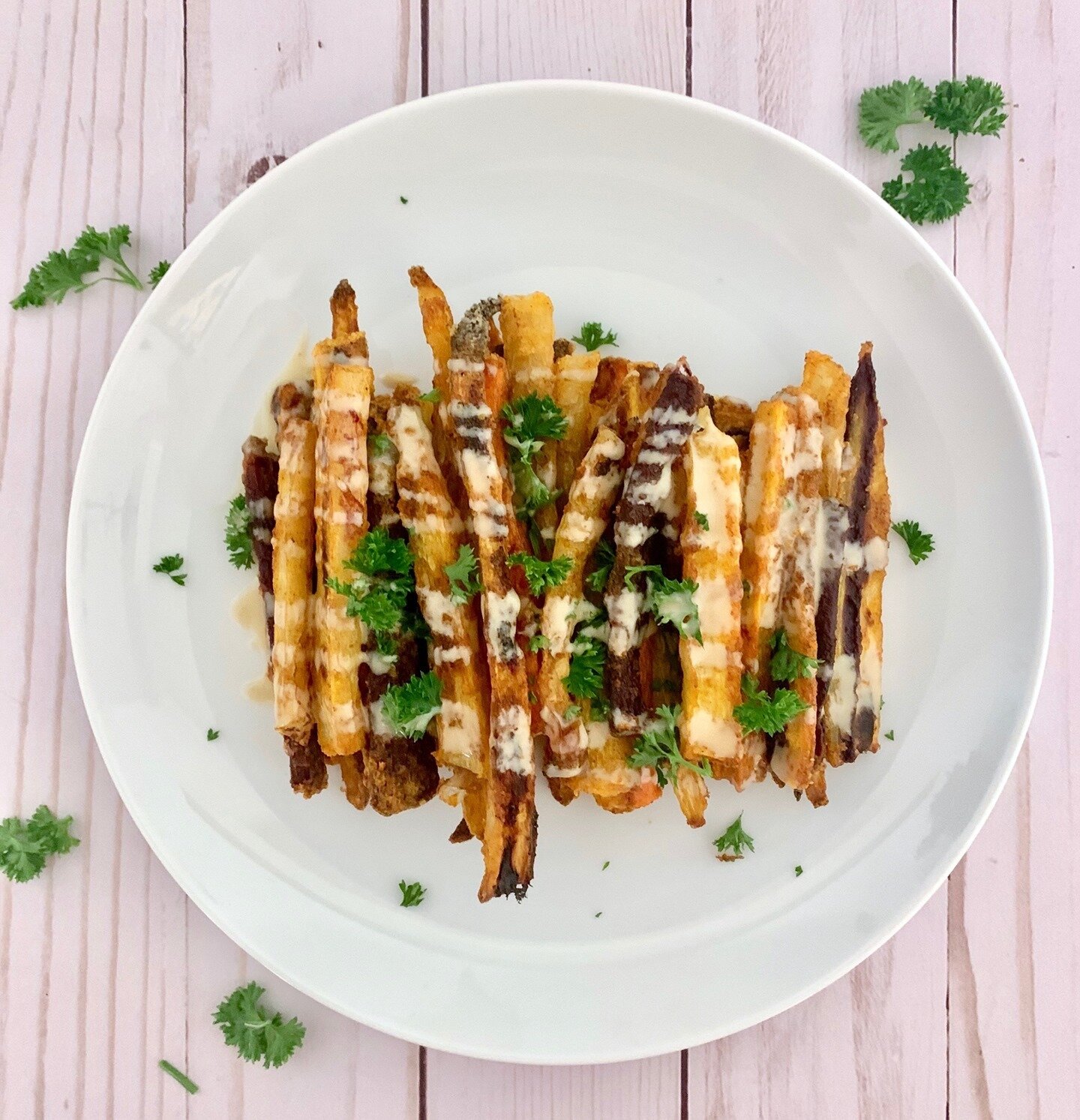 Carrot Fries... I know but,⁠
⁠
TRY them! I make these almost every week and @loserangeles likes them so that says something! #eatsbylulu Thanks @earthyandy for the inspo!⁠
⁠
Carrot Fries //⁠
cut carrots into skinny long pieces. Place them in a bowl a