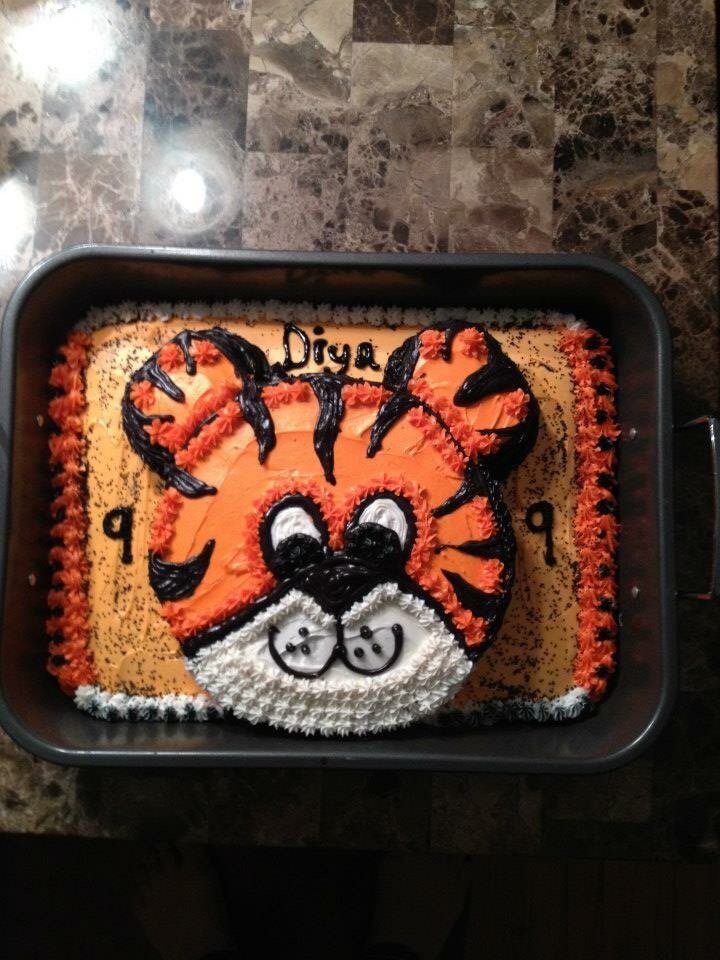 Tiger Cake for my tiger adoring Diya