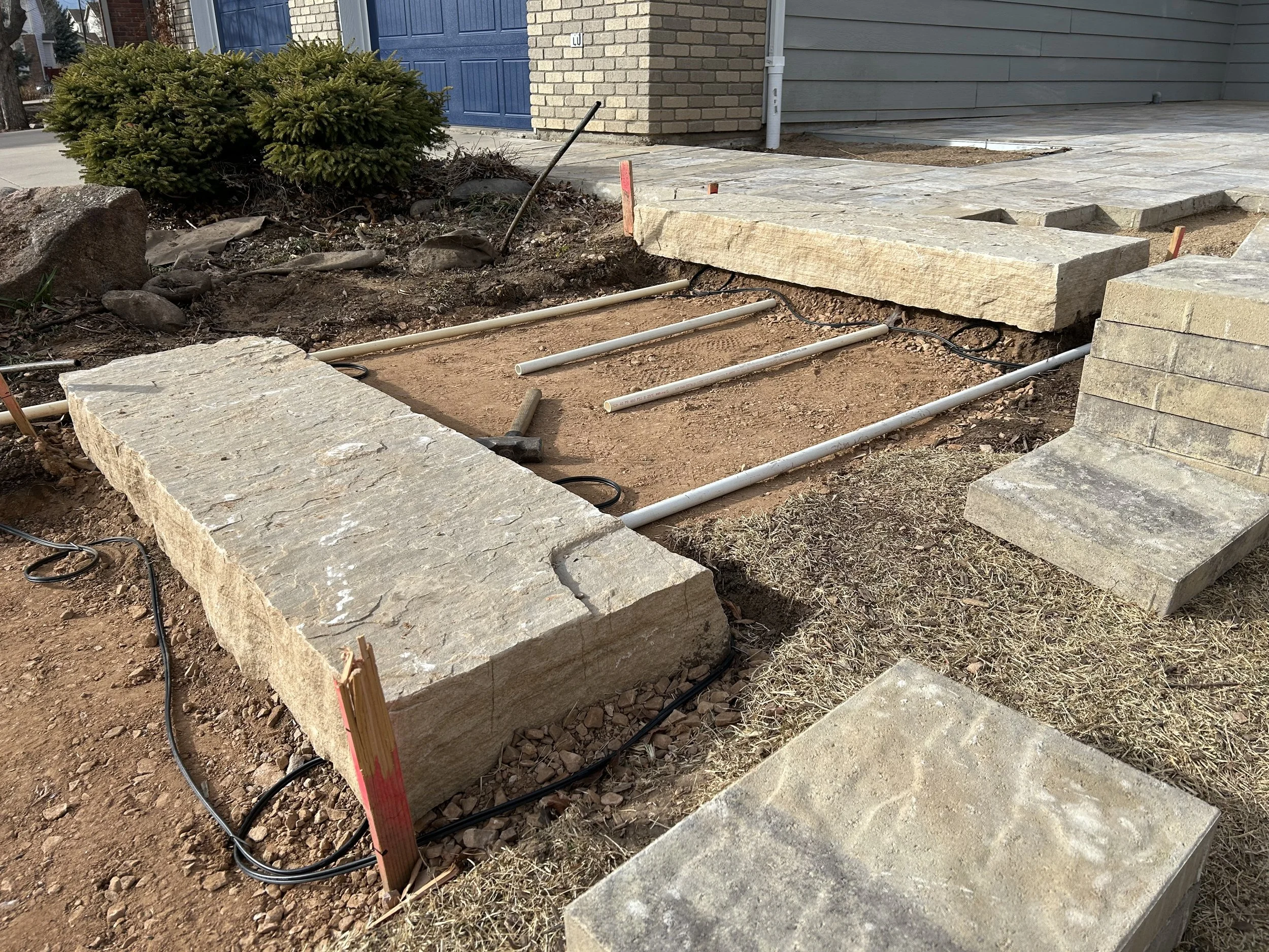 l front entryway garden with stone steppers