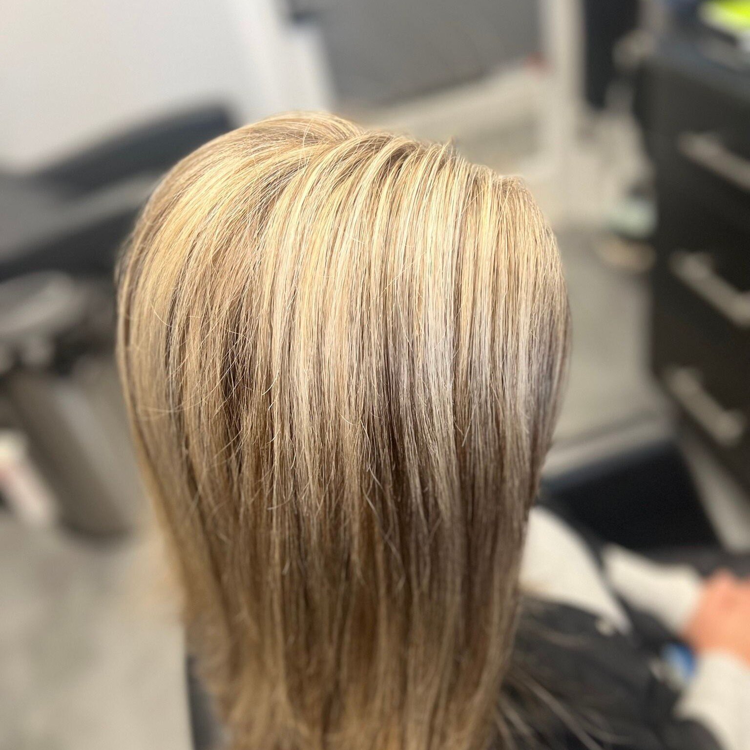 Highlights and lowlights to brighten up your hair!

 #naplesflorida #kevinmurphyproducts #kevinmurphysalon #napleshair #napleshaircolor #kevinmurphycolor #kevinmurphycolorme #napleshairsalon #kevinmurphy #napleshairstylist #kevinmurphyhair #naplesfl