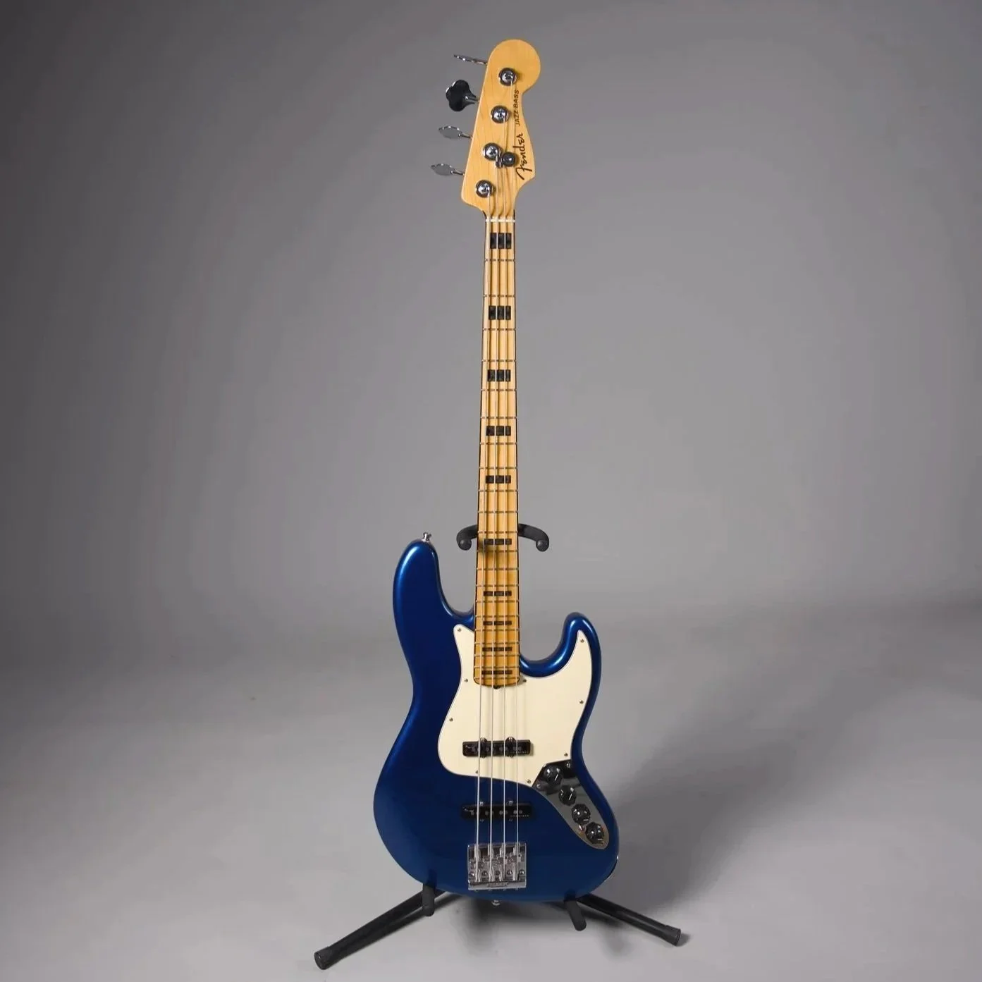 Fender 199022 American Ultra Jazz Bass w/Hardcase (Used)