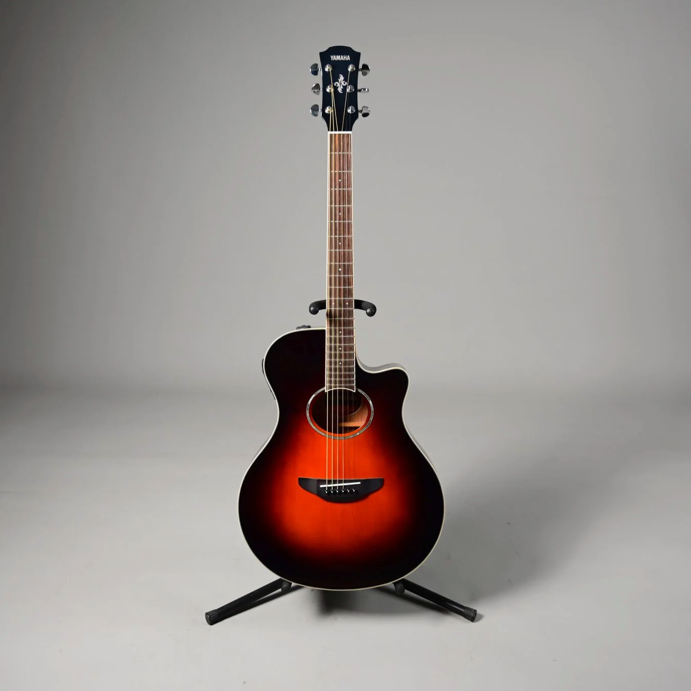 Yamaha APX600 Thinline Acoustic Electric Guitar (Used)