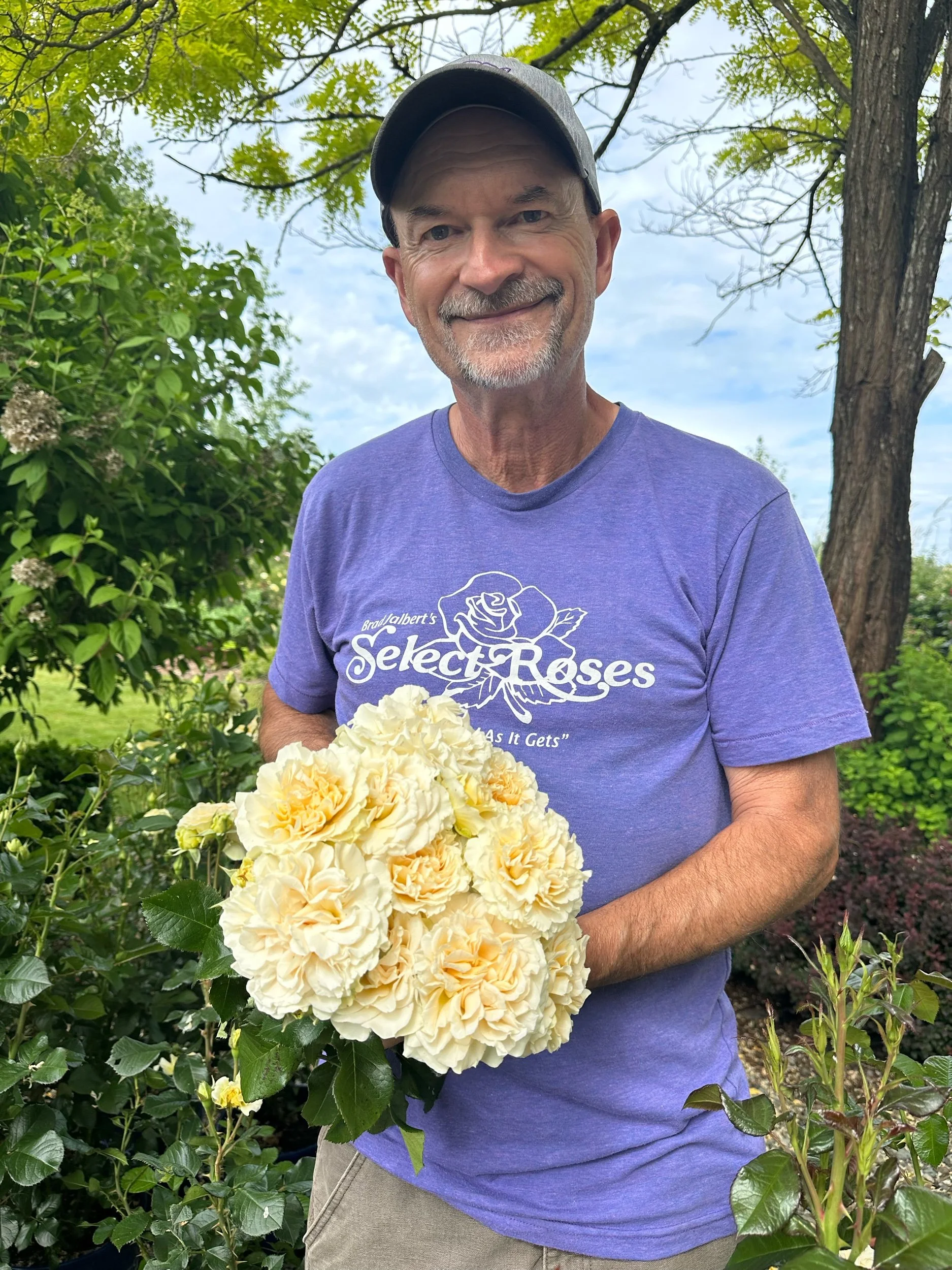 Pre Order Roses for 2024 Pick up — Select Roses