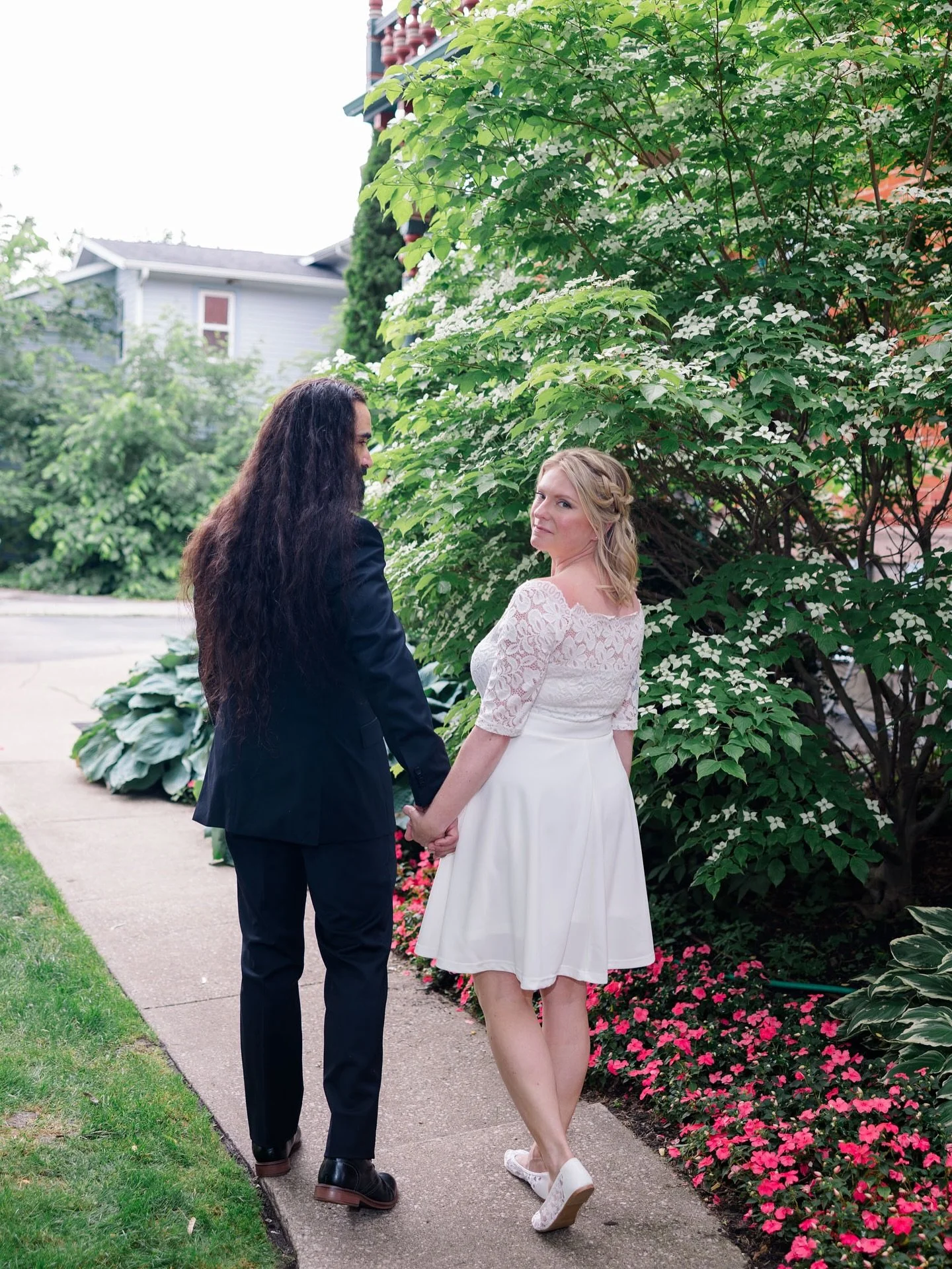 Aubreii &amp; Nick&rsquo;s elegant, intimate wedding at the Historic Webster House. A few sneak peeks of a truly beautiful day.

@historicwebsterhouseinn