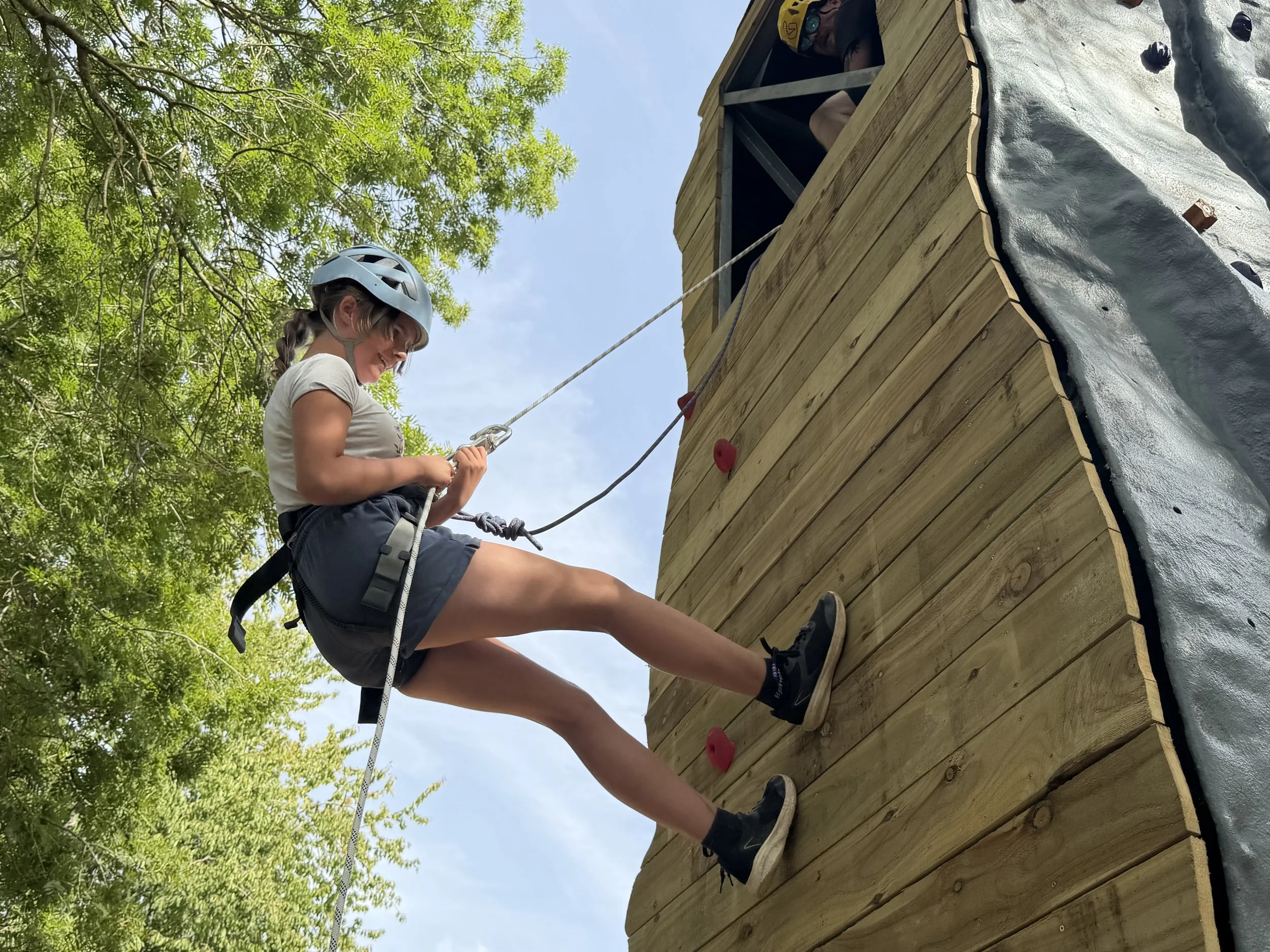 Outdoor Activities For Schools & Youth Groups - Abseiling