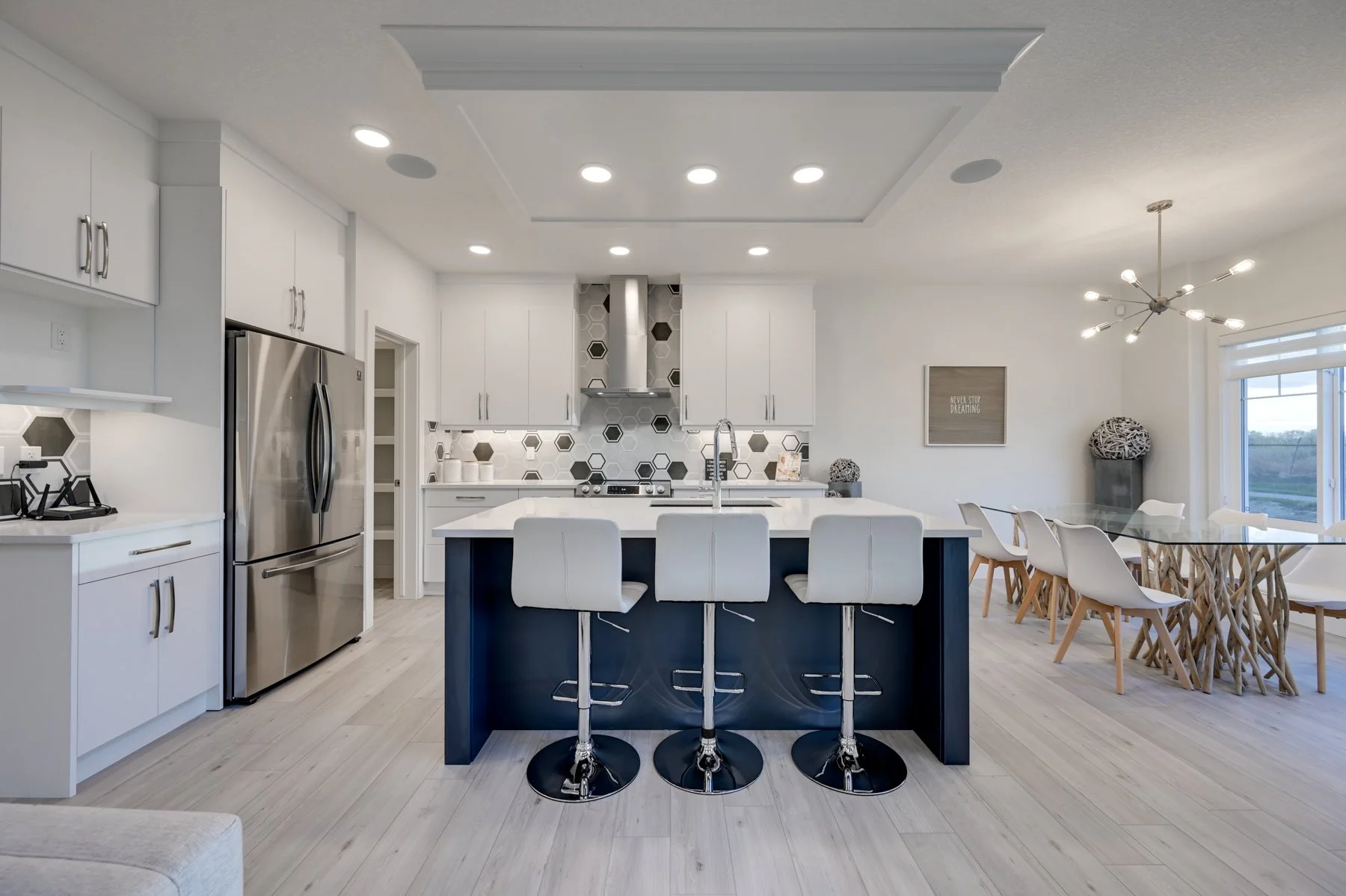 1767 Crossbill Loop