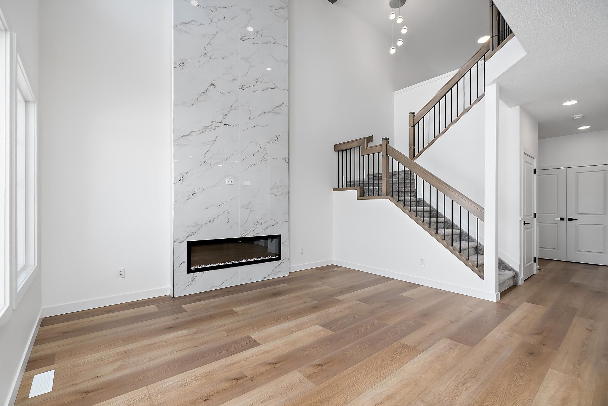 1774 Crossbill Loop