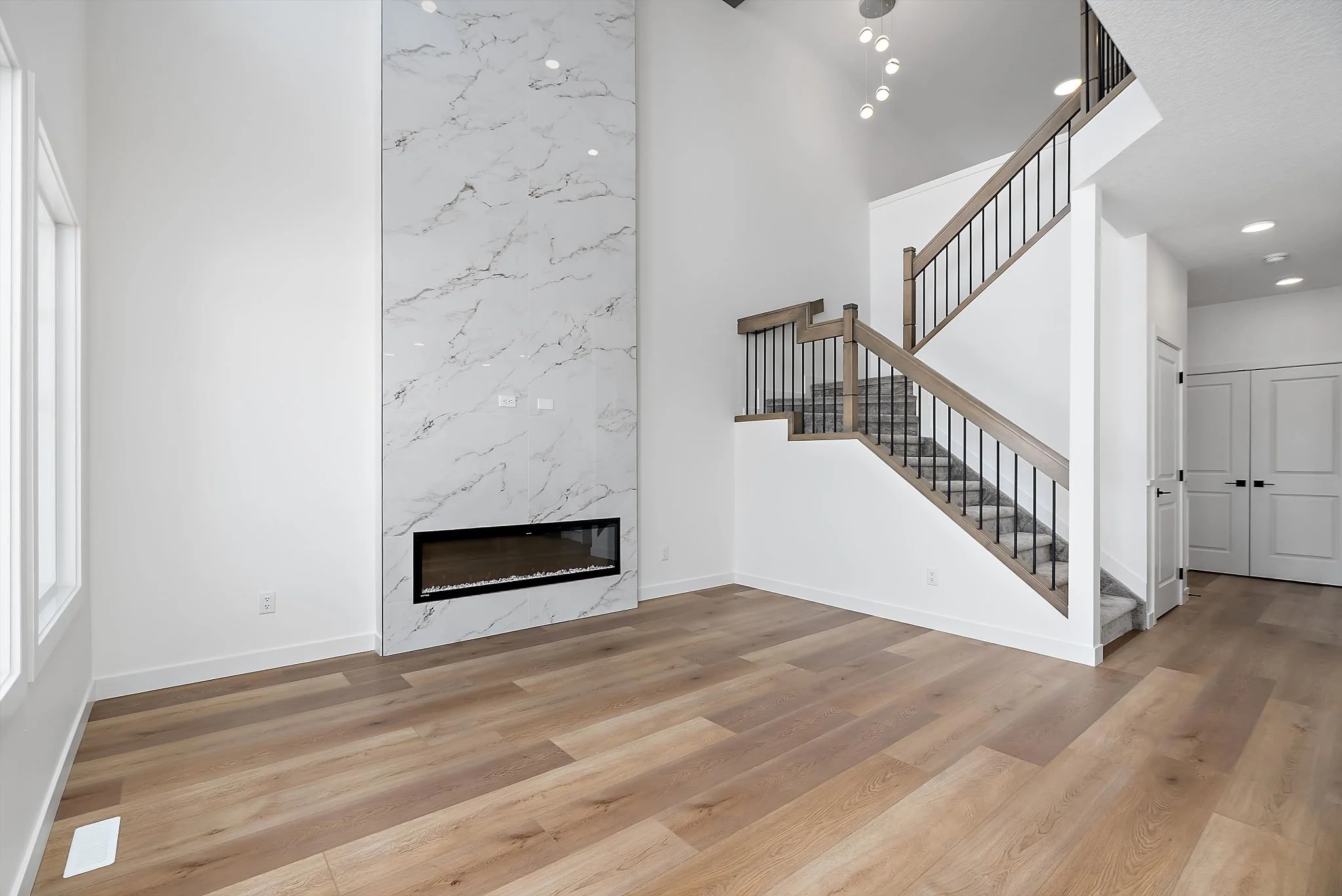 1737 Crossbill Loop