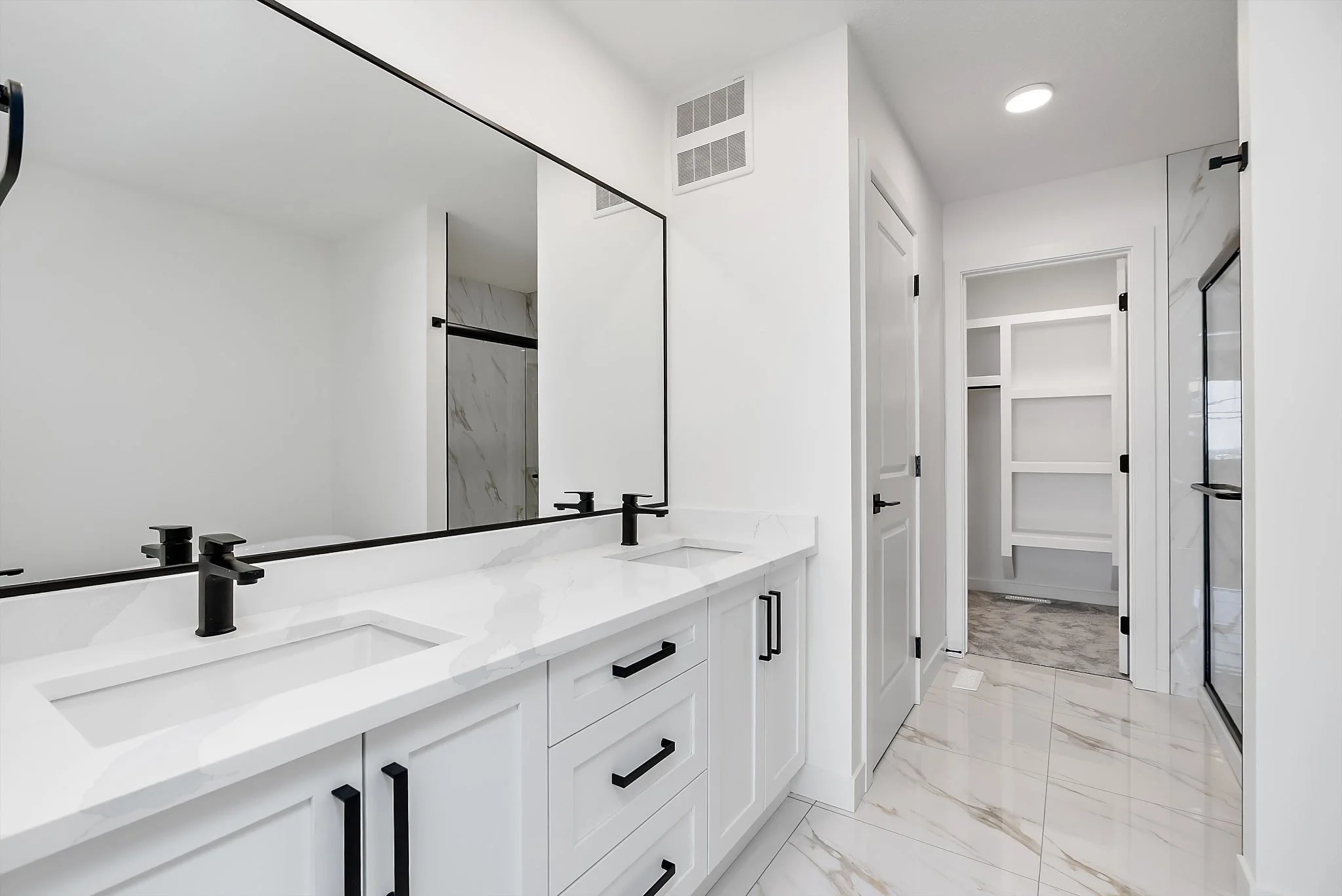 1751 Crossbill Loop