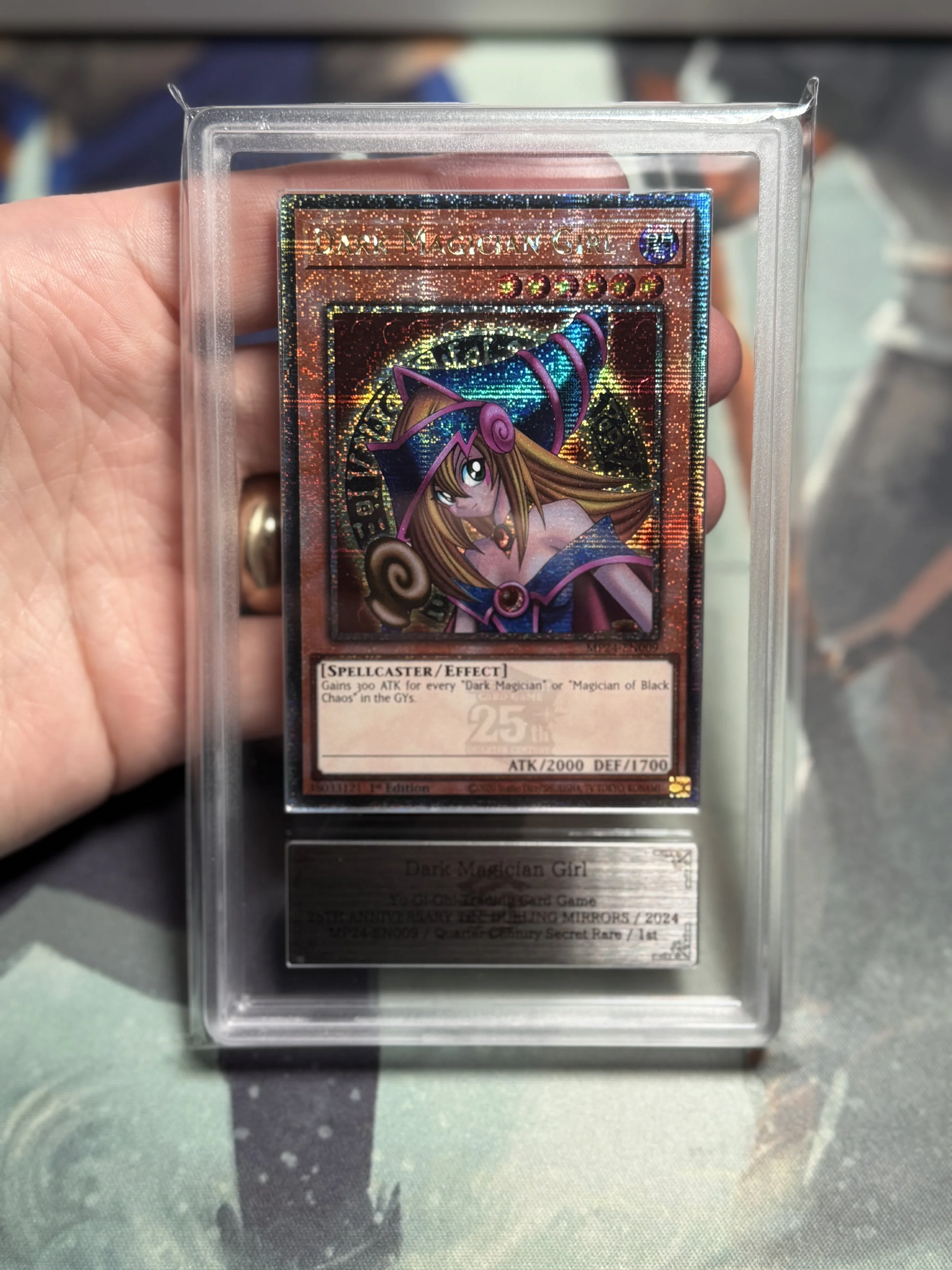 DARK MAGICIAN GIRL (MP24-EN009 EU VERSION) 25TH ANNIVERSARY TIN: DUELING MIRRORS ARS 10