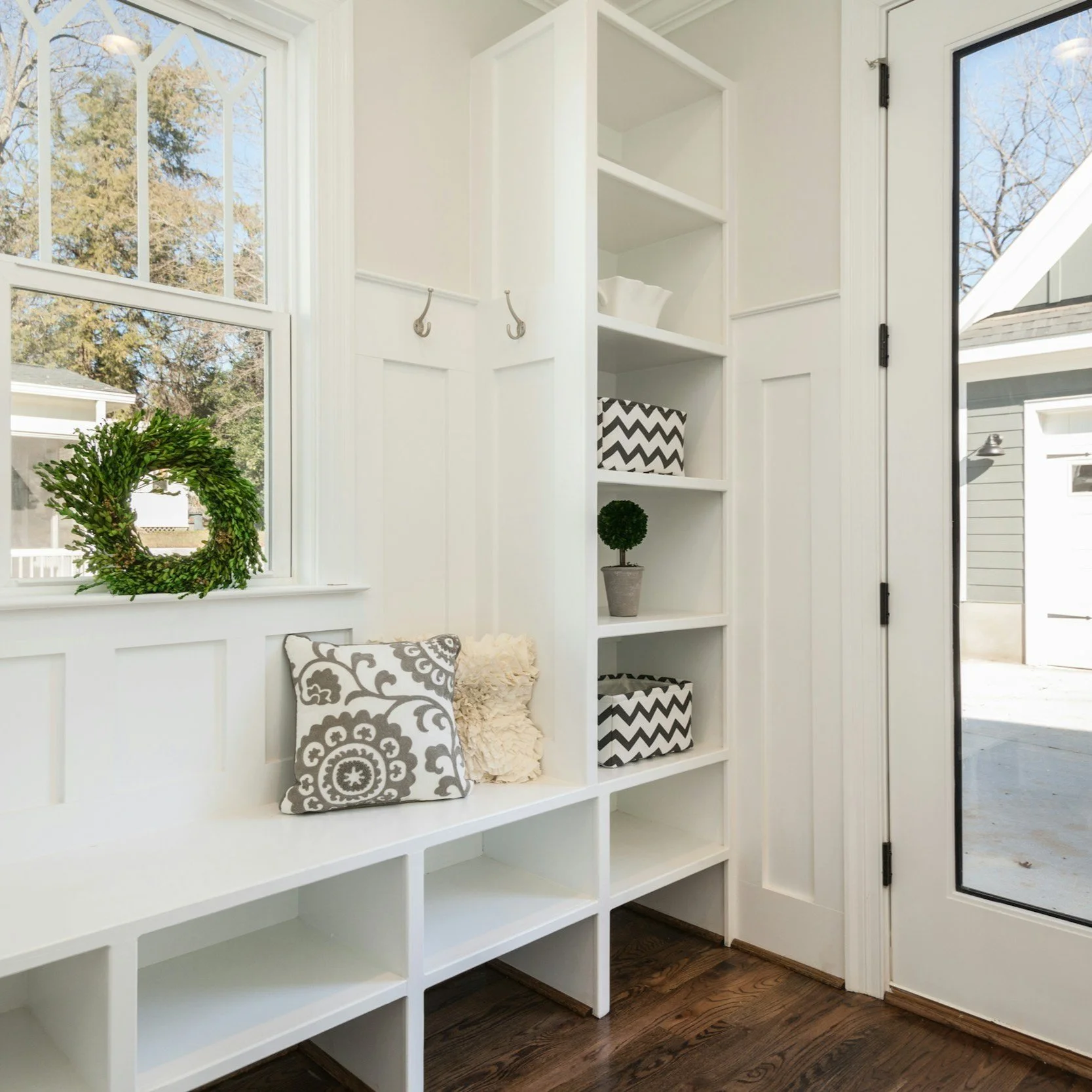 custom home built in cabinets
