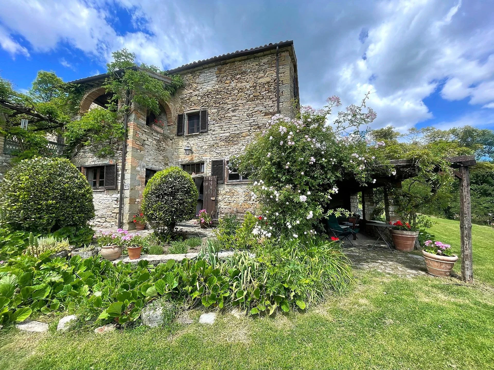gallery_villa_roses_72e88d8e.jpg