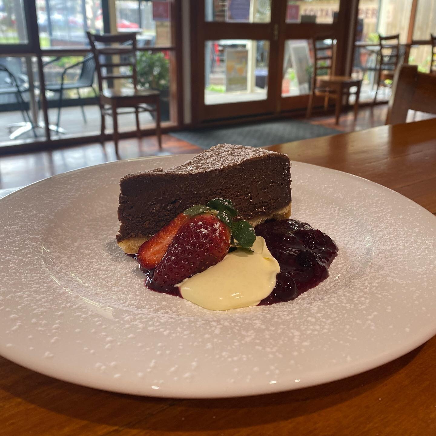 NEW DESSERT ALERT!
Tuscan chocolate cheesecake.
#dessertfix #chocolate #lockdownblues