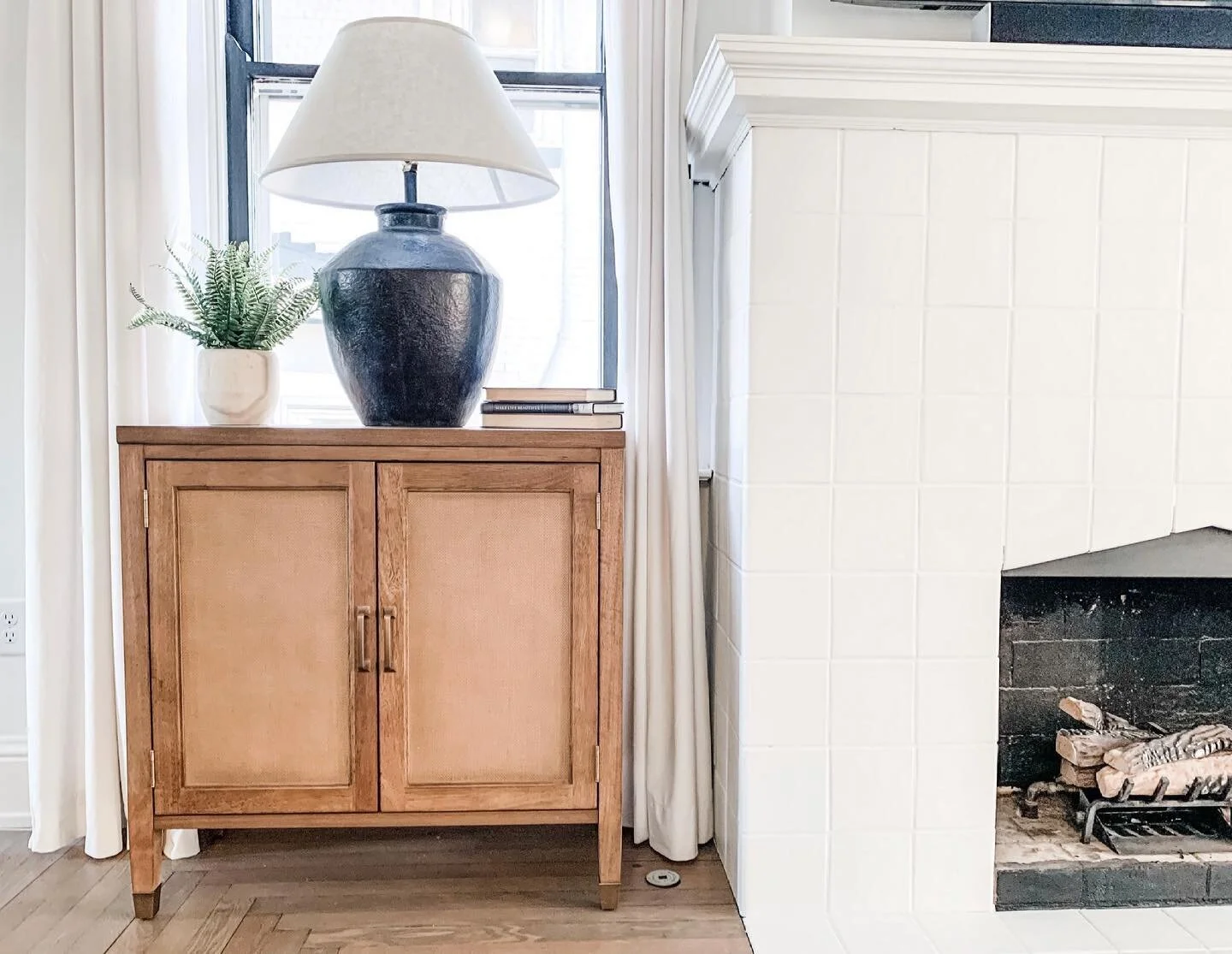 Happy Friday! If you guys followed my stories earlier this week, you&rsquo;ll know I&rsquo;ve been having some major issues with my Quartz countertop installation being delayed multiple times. However, installation day is finally here and I am SO exc