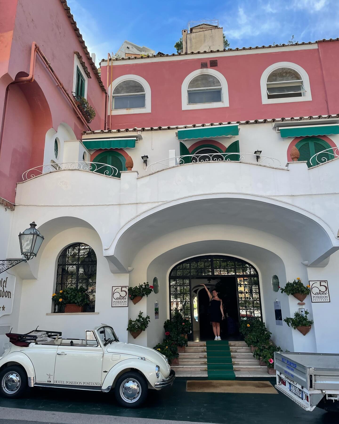 happy reopening day to the most magical hotel on the amalfi coast 💚

@hotelposeidonpositano