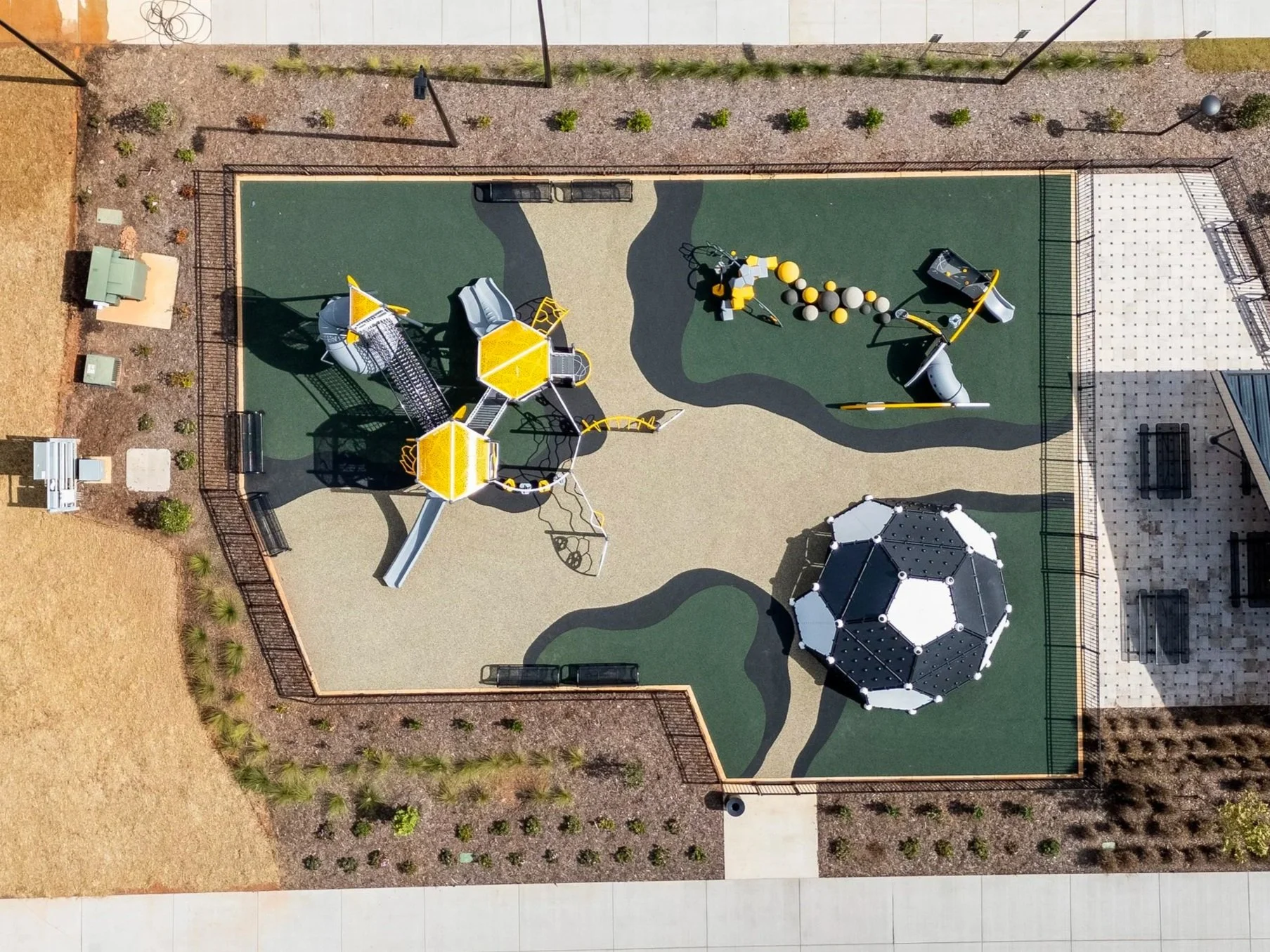 59climbers%2C+commercial+playground%2C+drone+photo%2C+playground%2C+playground+photography%2C+safety+surfacing.jpg
