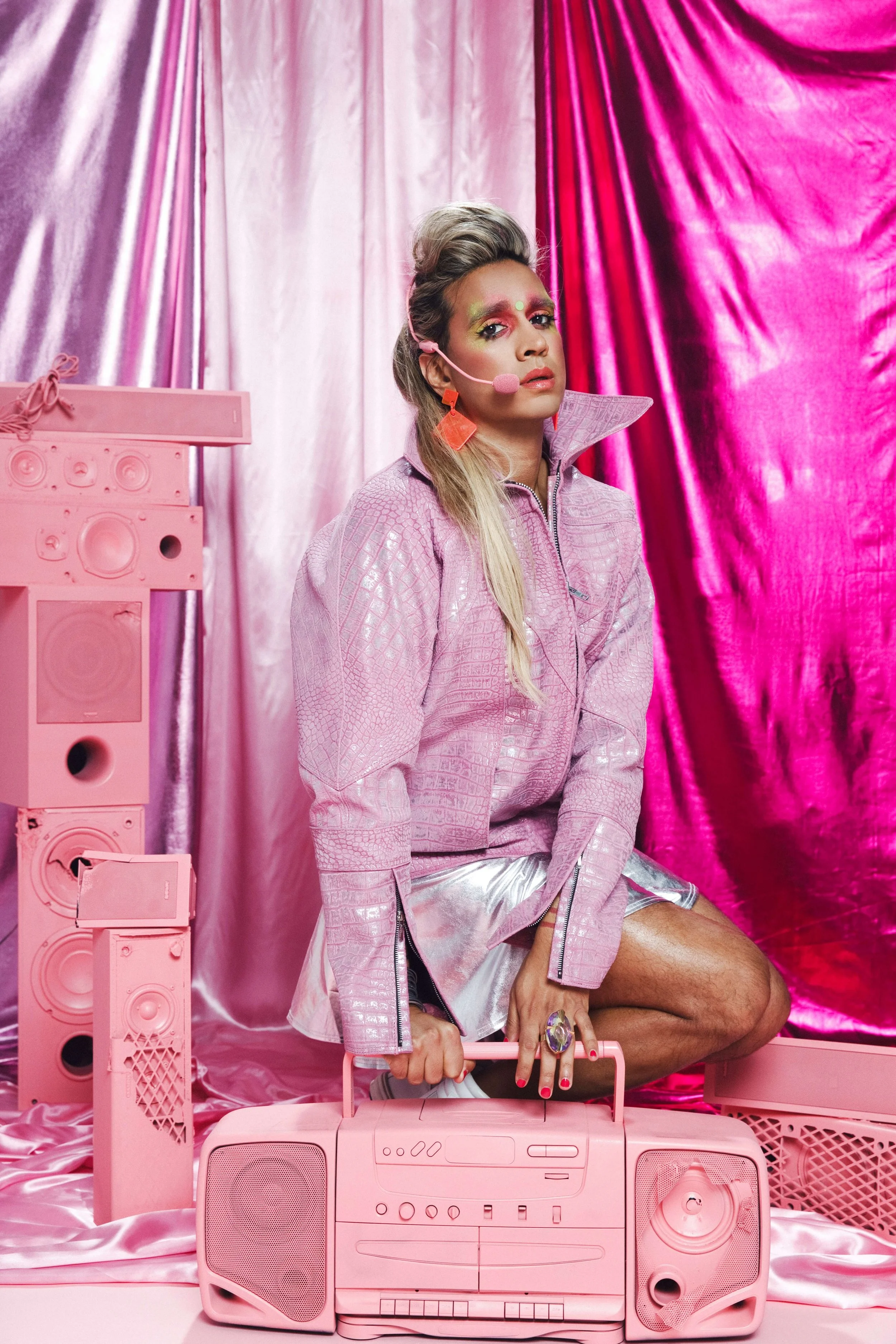 VIVEK SHRAYA COVER SHOOT / PHOTOGRAPHER VANESSA HEINS / SET DESIGN CHIARA PURDY 