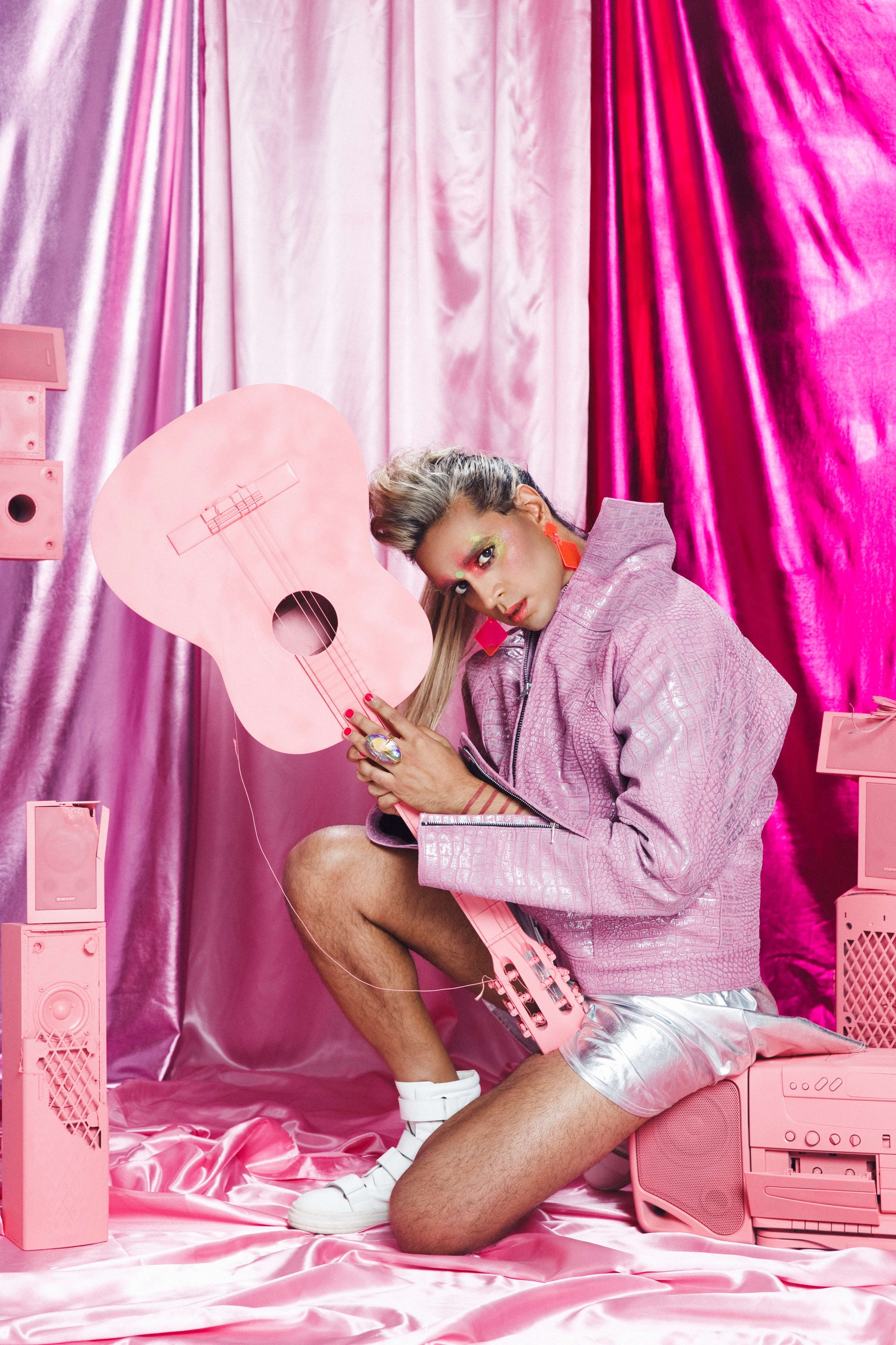 VIVEK SHRAYA COVER SHOOT / PHOTOGRAPHER VANESSA HEINS / SET DESIGN CHIARA PURDY 