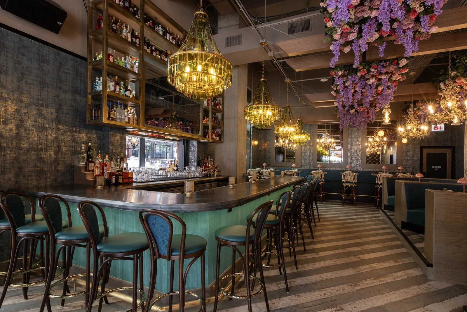 bar la rue indoor.jpeg