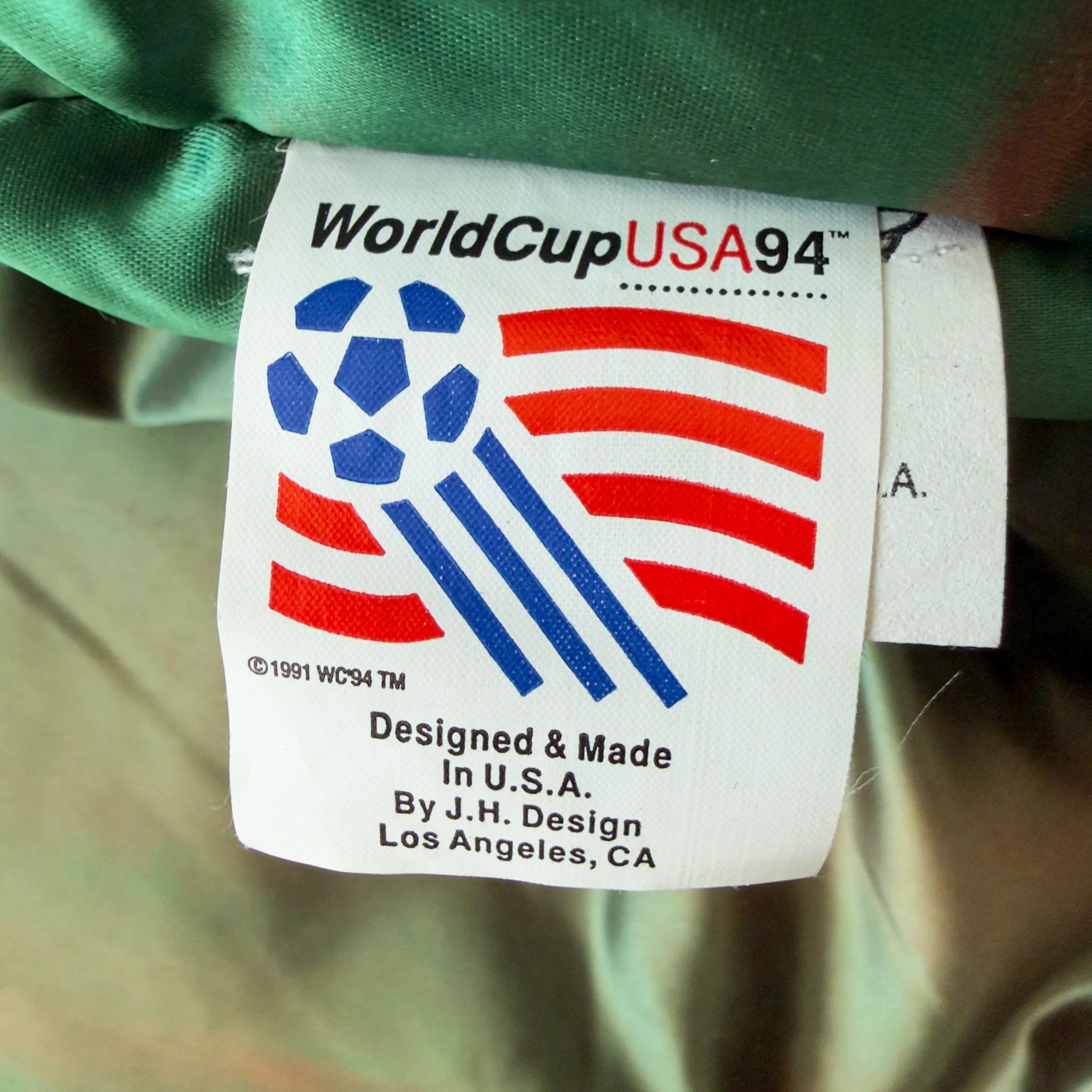 World-Cup-USA-1994-Vintage-Authentic-Licensed-Jacket-Nutmeg-Mills-Adidas-Italy-USA-Brazil-Jeff-Hamilton-APEX One-Snickers-080.jpg