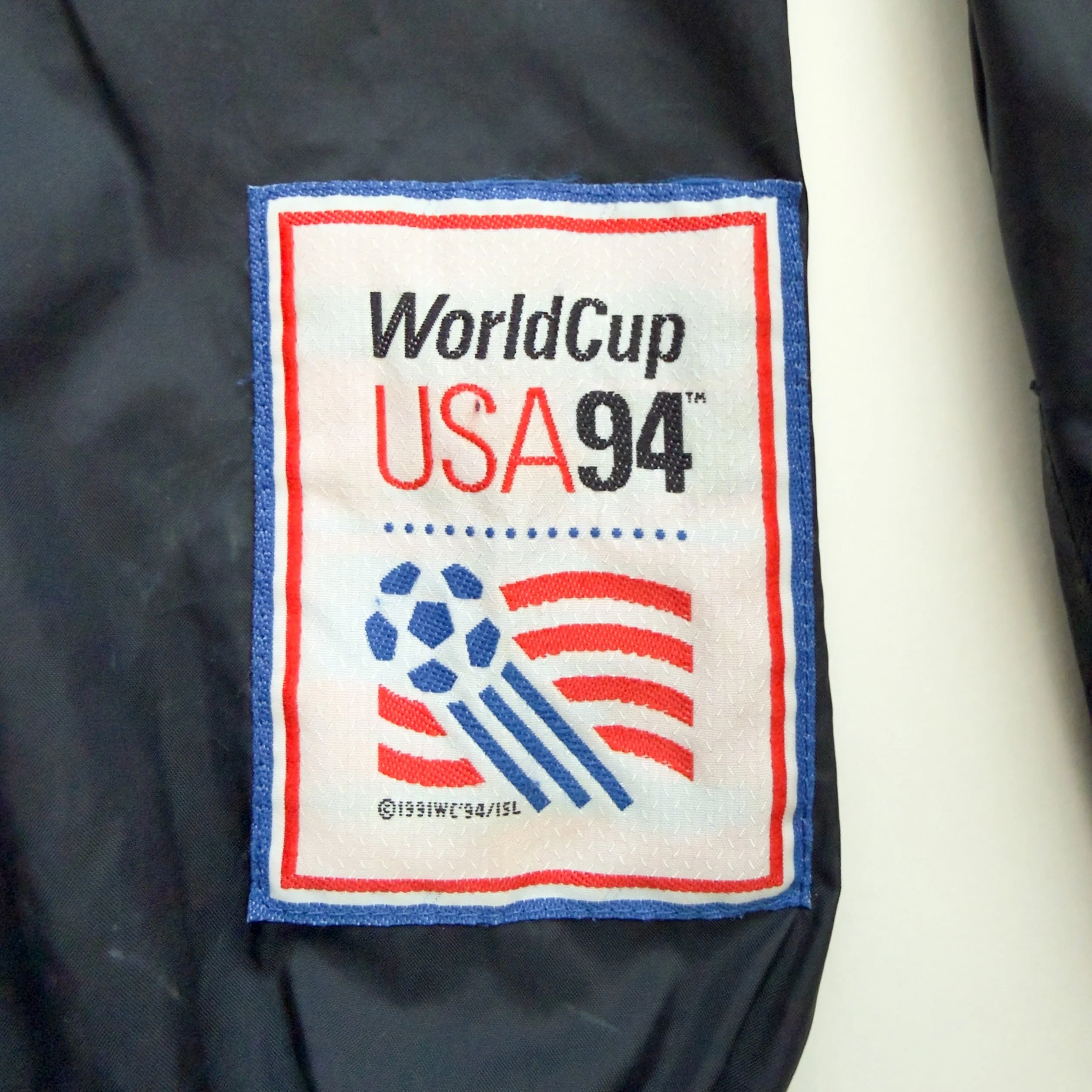 World-Cup-USA-1994-Vintage-Authentic-Licensed-Jacket-Nutmeg-Mills-Adidas-Italy-USA-Brazil-Jeff-Hamilton-APEX One-Snickers-123.jpg