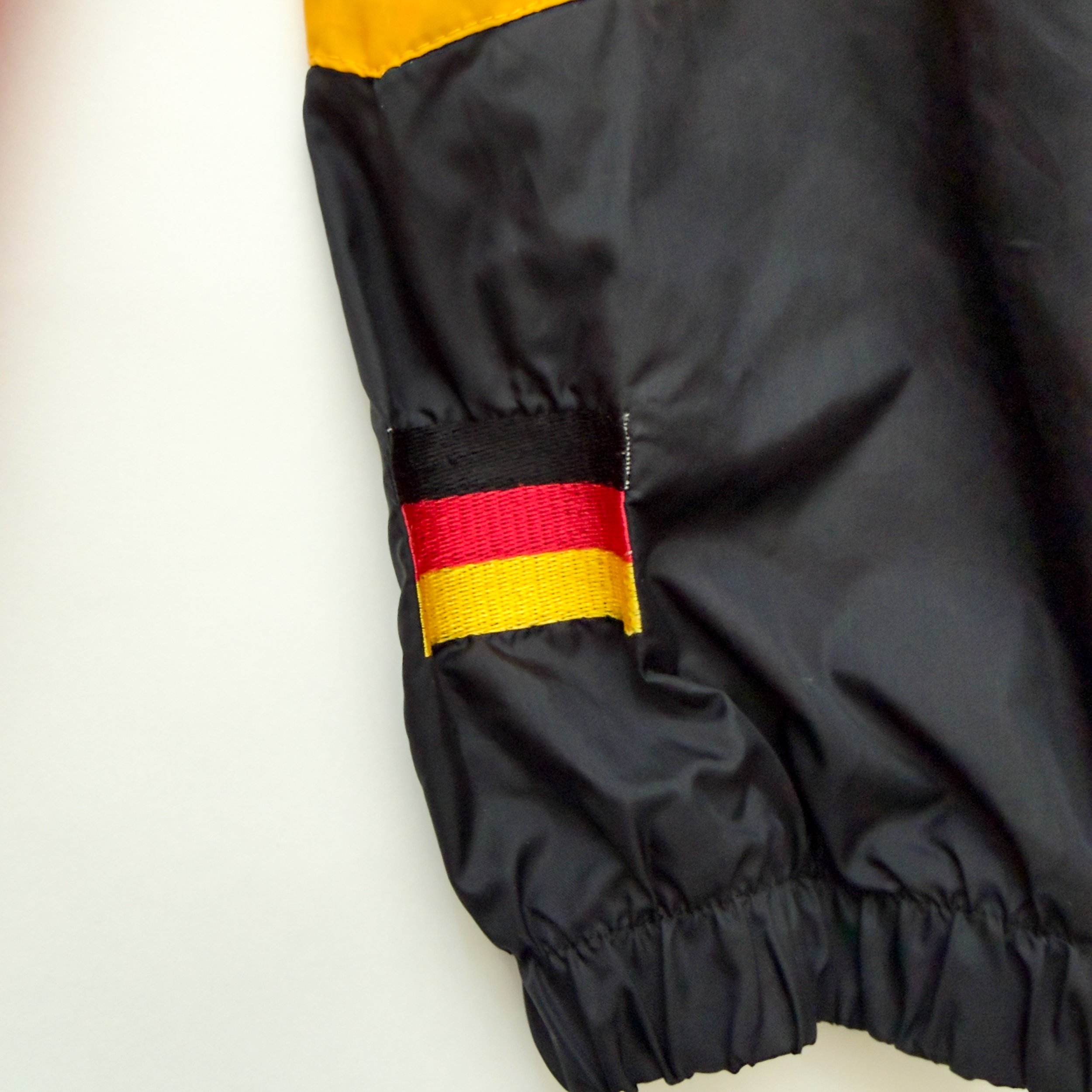 World-Cup-USA-1994-Vintage-Authentic-Licensed-Jacket-Nutmeg-Mills-Adidas-Italy-USA-Brazil-Jeff-Hamilton-APEX One-Snickers-139.jpg