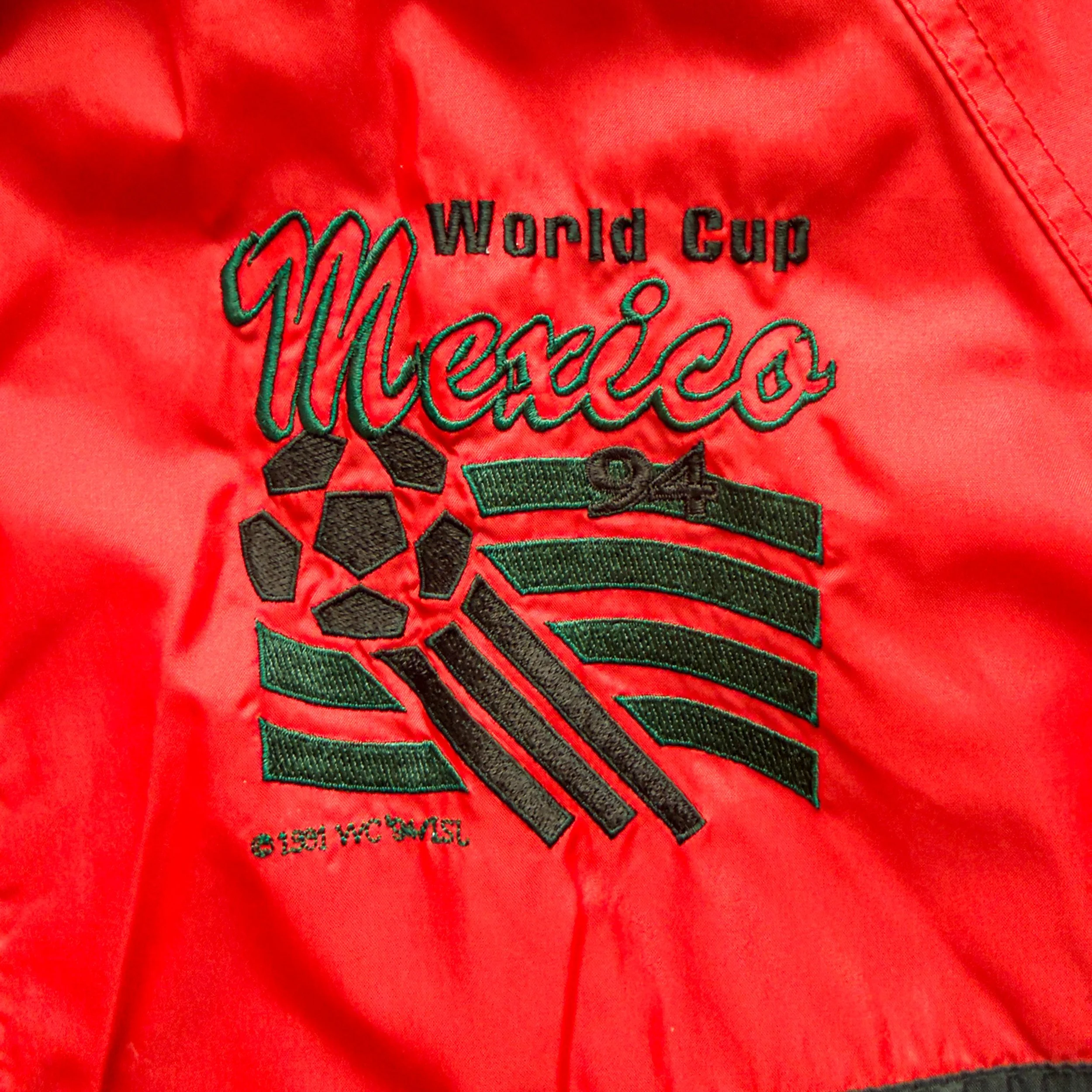 World-Cup-USA-1994-Nylon-APEX-Jacket-NEW-YORK-NEW-JERSEY-Mexico-GERMANY-SPAIN-BOSTON-CANADA-LOS ANGELES-IRLEAND-DALLAS-ITALY-WASHINGTON__PG.CUSTOM.3500PX.90.SCREEN.LOW.sRGB-09.jpg