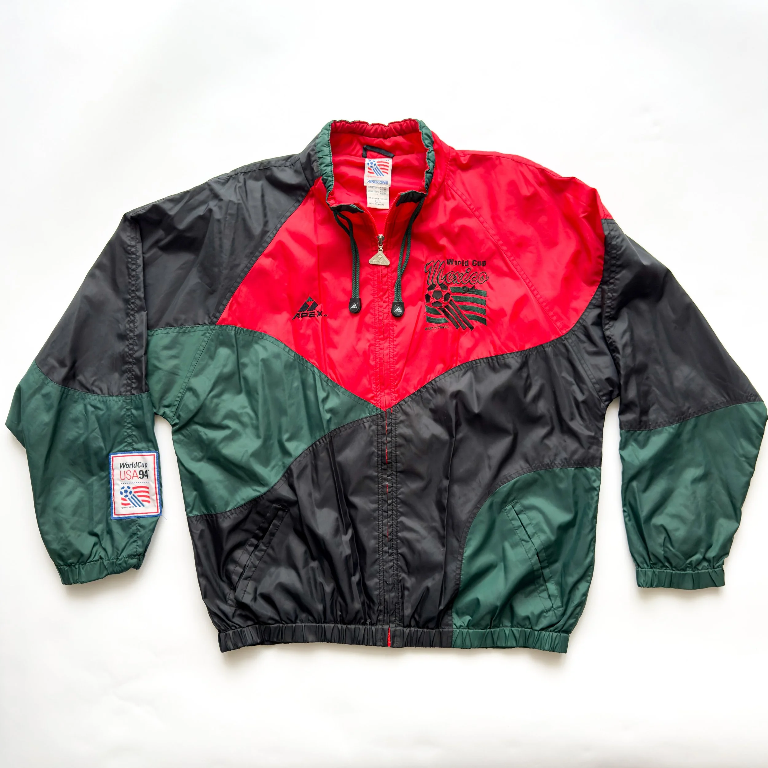 World-Cup-USA-1994-Nylon-APEX-Jacket-NEW-YORK-NEW-JERSEY-Mexico-GERMANY-SPAIN-BOSTON-CANADA-LOS ANGELES-IRLEAND-DALLAS-ITALY-WASHINGTON__PG.CUSTOM.3500PX.90.SCREEN.LOW.sRGB-10.jpg