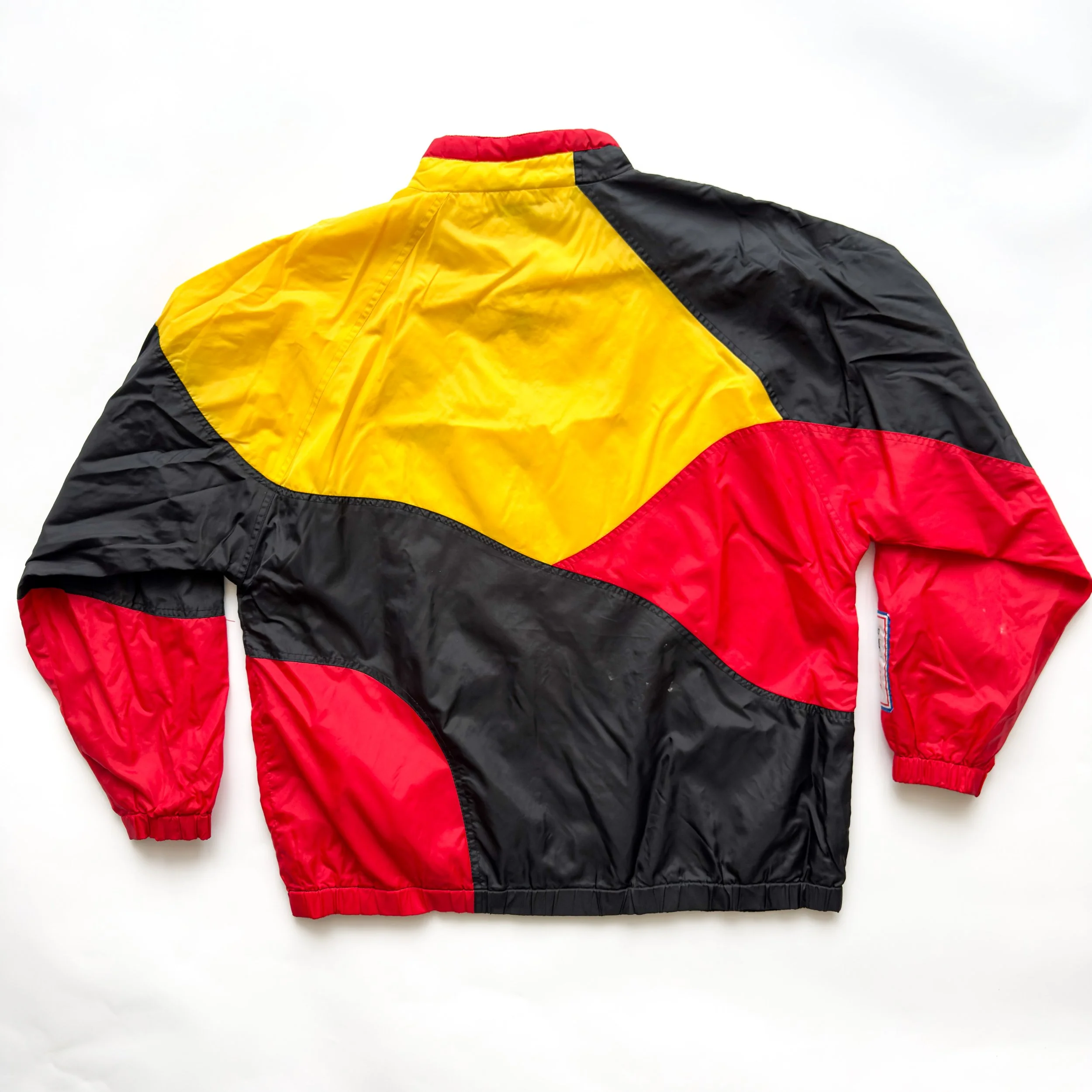 World-Cup-USA-1994-Nylon-APEX-Jacket-NEW-YORK-NEW-JERSEY-Mexico-GERMANY-SPAIN-BOSTON-CANADA-LOS ANGELES-IRLEAND-DALLAS-ITALY-WASHINGTON__PG.CUSTOM.3500PX.90.SCREEN.LOW.sRGB-11.jpg