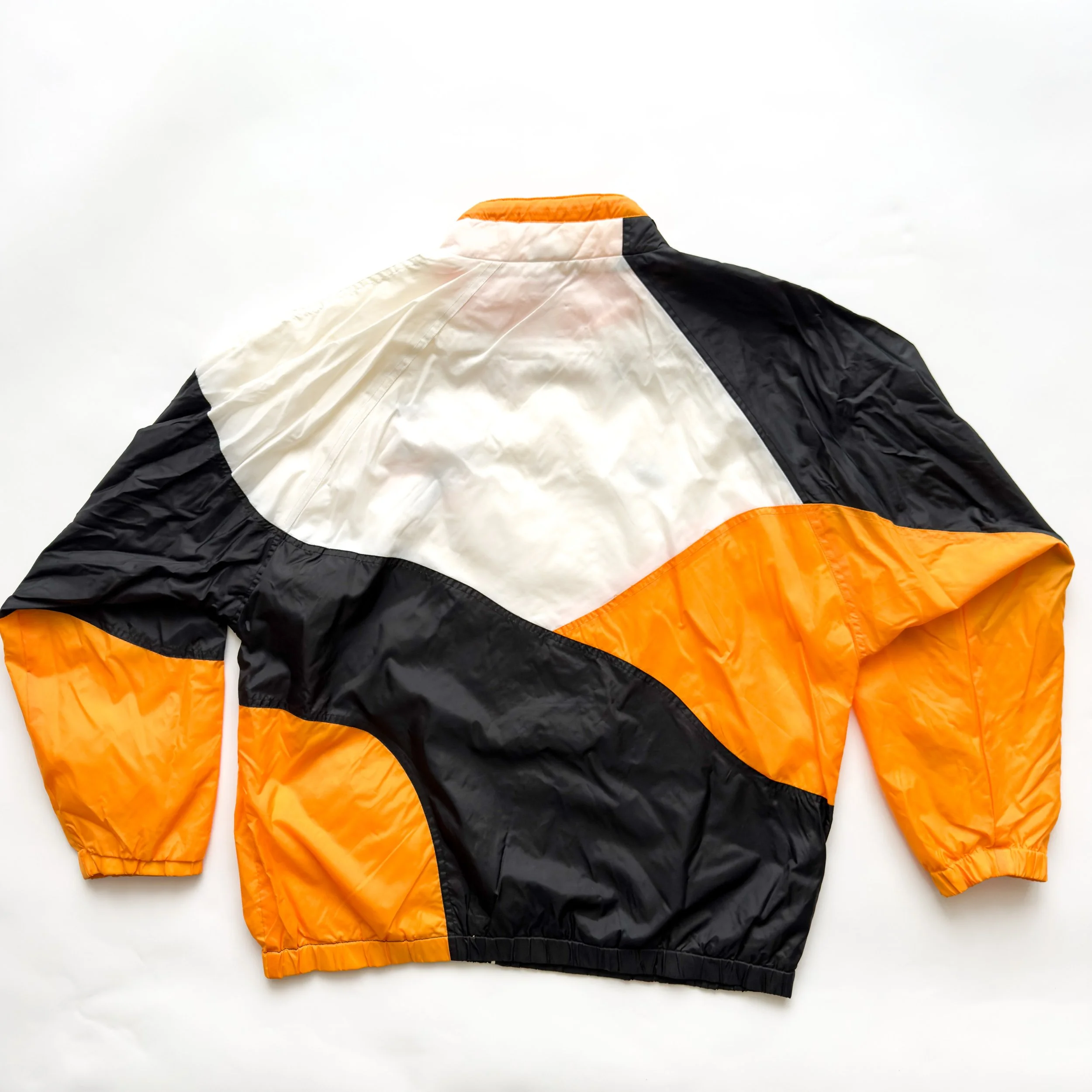 World-Cup-USA-1994-Nylon-APEX-Jacket-NEW-YORK-NEW-JERSEY-Mexico-GERMANY-SPAIN-BOSTON-CANADA-LOS ANGELES-IRLEAND-DALLAS-ITALY-WASHINGTON__PG.CUSTOM.3500PX.90.SCREEN.LOW.sRGB-22.jpg