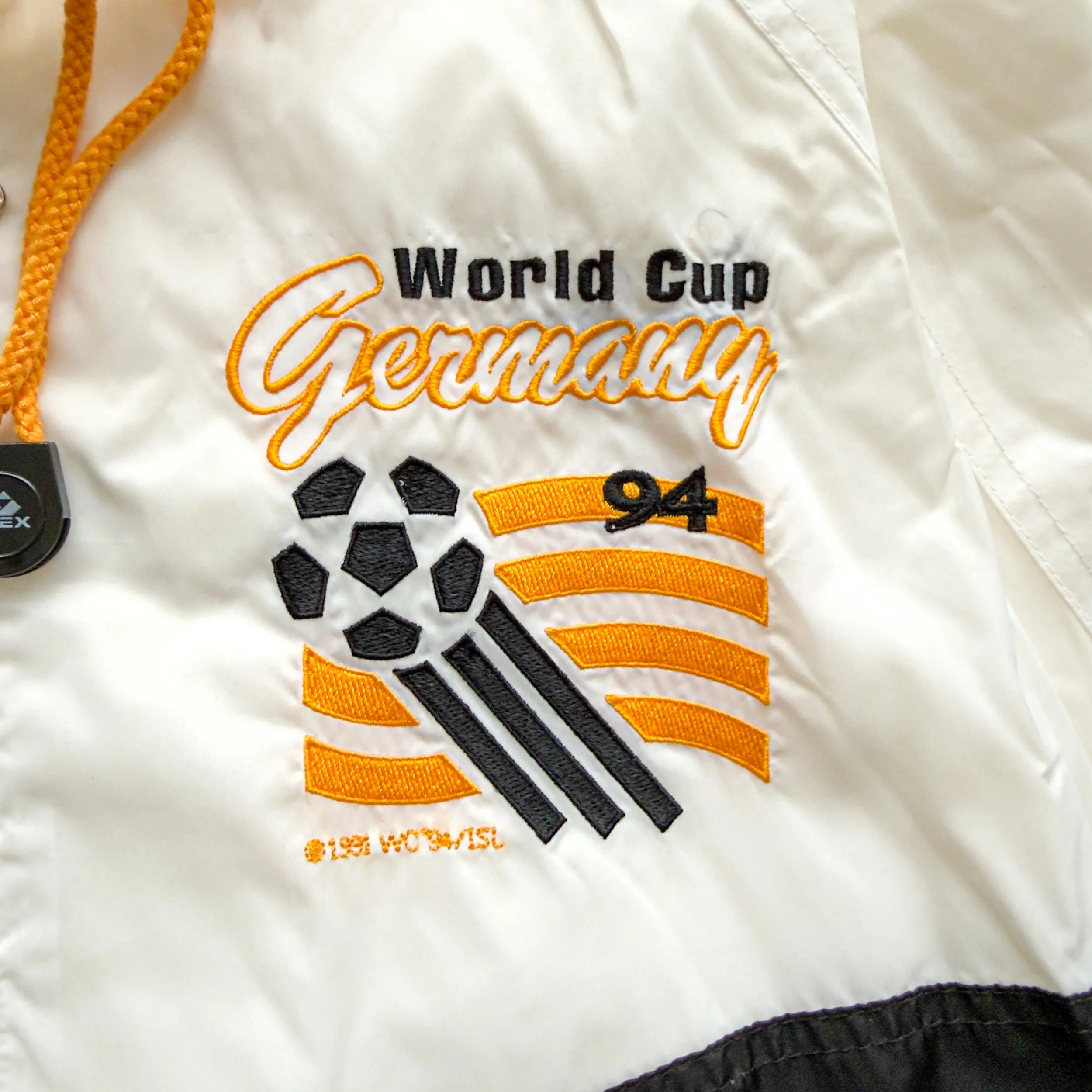 World-Cup-USA-1994-Nylon-APEX-Jacket-NEW-YORK-NEW-JERSEY-Mexico-GERMANY-SPAIN-BOSTON-CANADA-LOS ANGELES-IRLEAND-DALLAS-ITALY-WASHINGTON__PG.CUSTOM.3500PX.90.SCREEN.LOW.sRGB-26.jpg