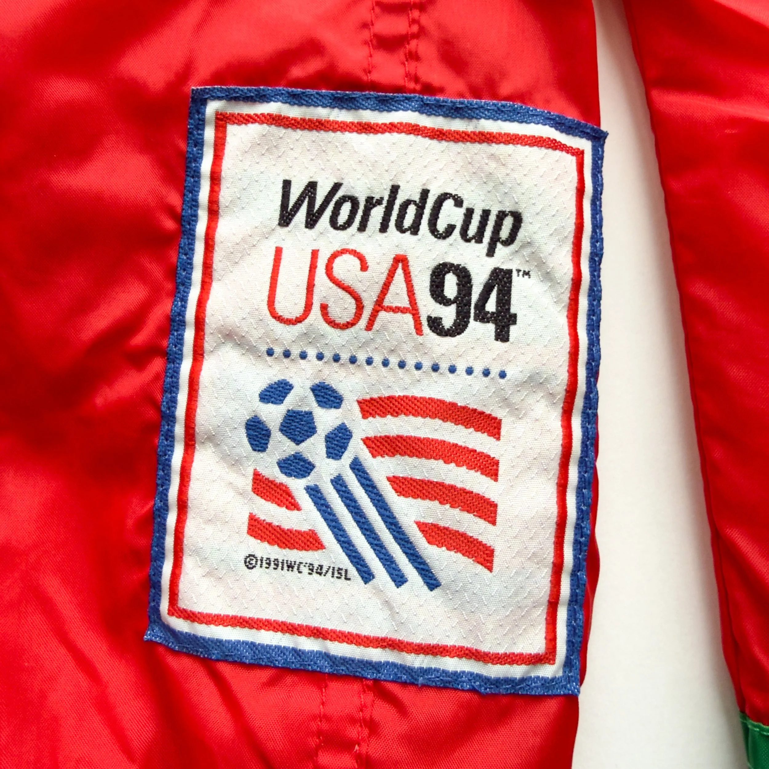 World-Cup-USA-1994-Nylon-APEX-Jacket-NEW-YORK-NEW-JERSEY-Mexico-GERMANY-SPAIN-BOSTON-CANADA-LOS ANGELES-IRLEAND-DALLAS-ITALY-WASHINGTON__PG.CUSTOM.3500PX.90.SCREEN.LOW.sRGB-63.jpg